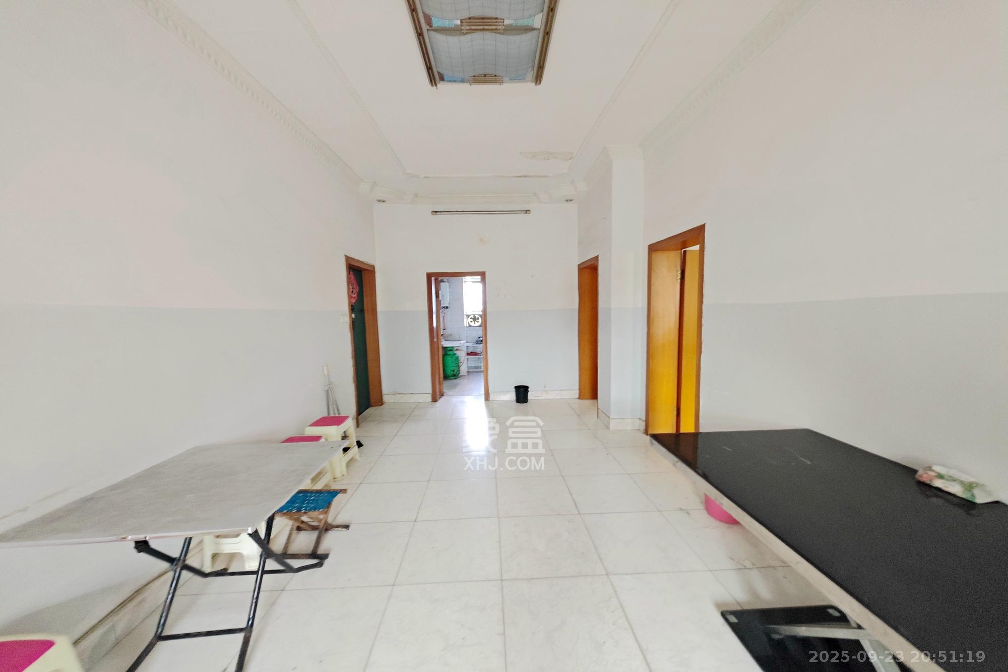 标准件厂宿舍（长沙标准件总厂宿舍）  2室2厅1卫    30.8万客厅