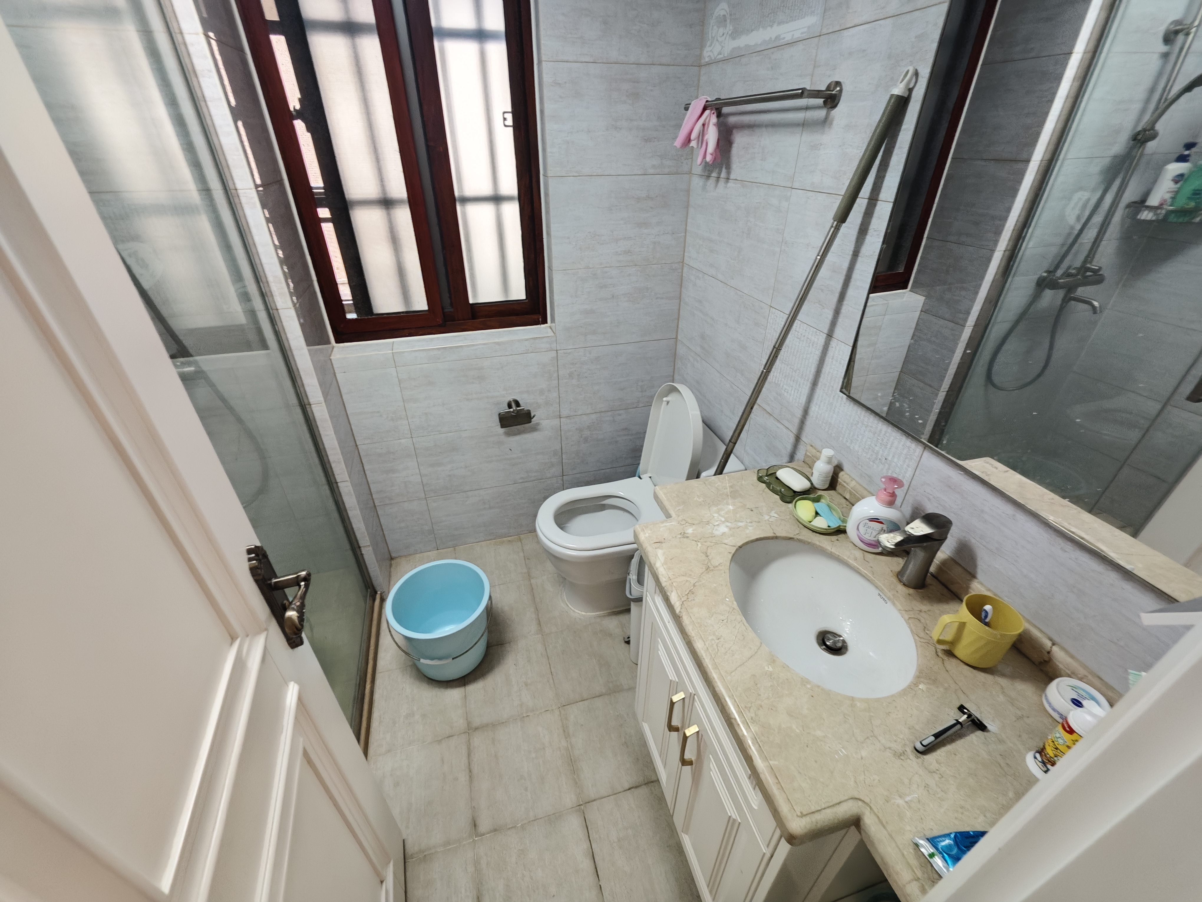 椰风水韵(北区) 3室2厅2卫 201.0万 椰风水韵(北区) 3室2厅2卫 201.0万客厅