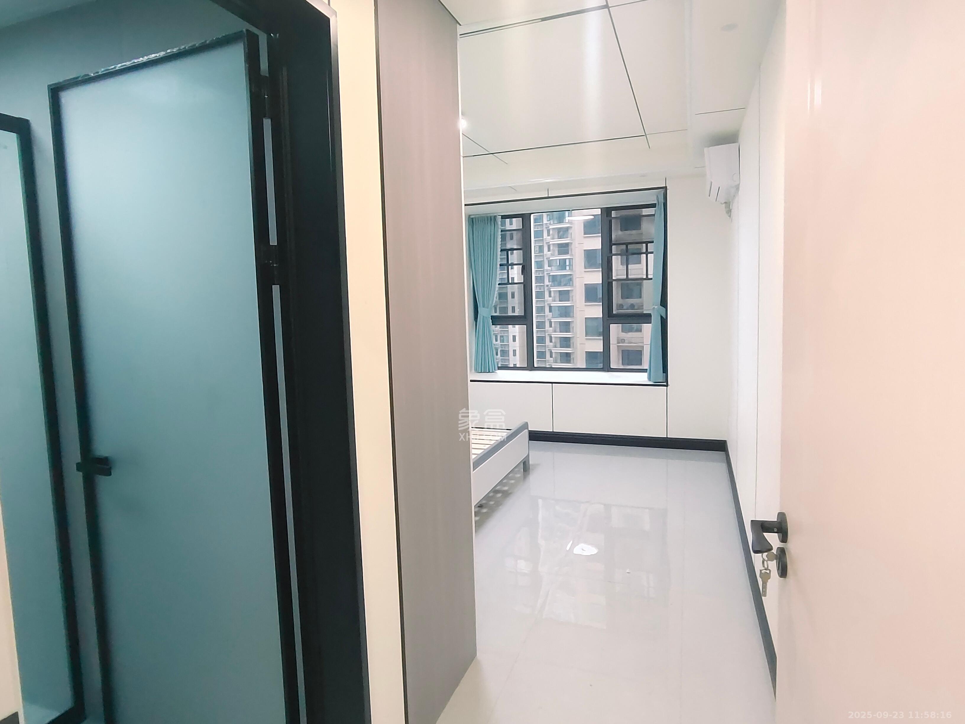 岭福家苑(天心佳苑) 4室2厅2卫 4300.0元/月 岭福家苑(天心佳苑) 4室2厅2卫 4300.0元/月室内图