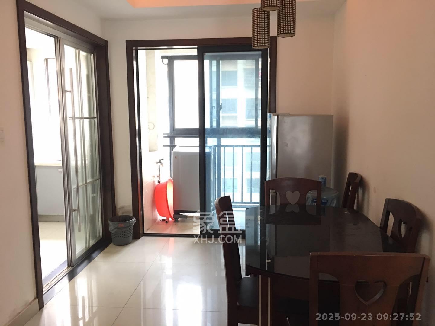 保利麓谷林语B区  3室2厅1卫    2500.0元/月室内图