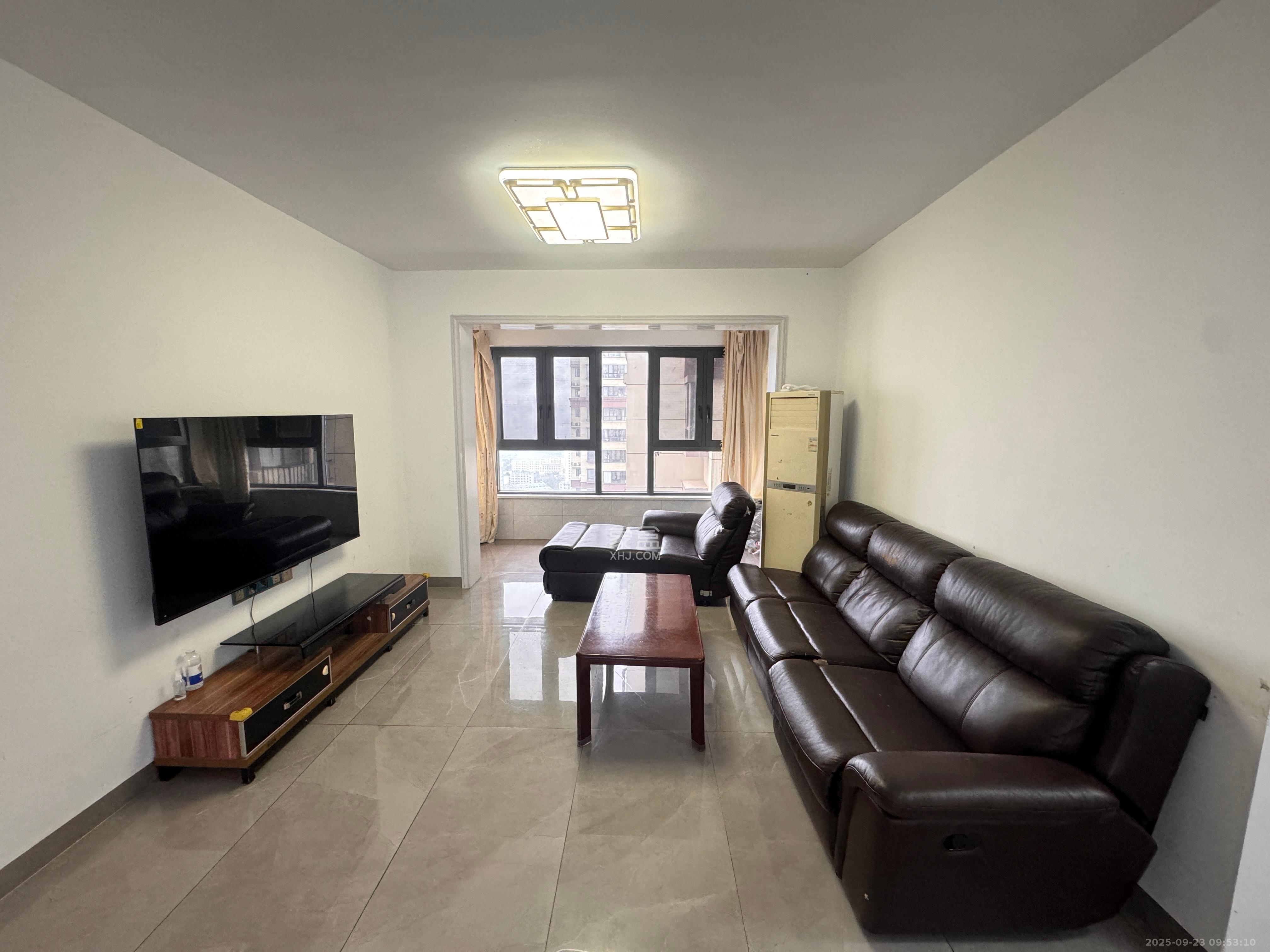 山语城三期 3室2厅2卫 2200.0元/月 山语城三期 3室2厅2卫 2200.0元/月室内图