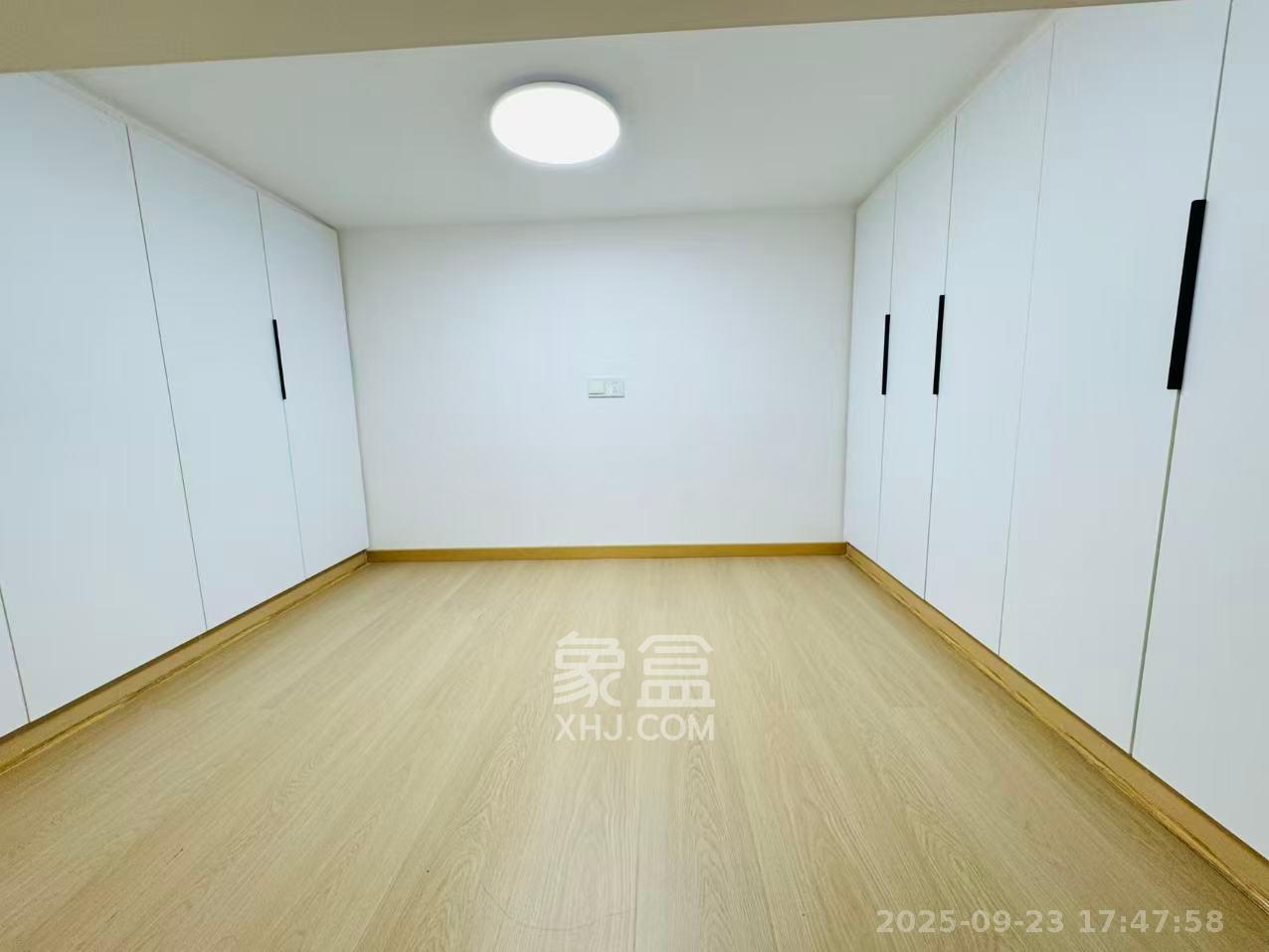 龙湖铂金岛 2室2厅1卫 2600.0元/月 龙湖铂金岛 2室2厅1卫 2600.0元/月室内图