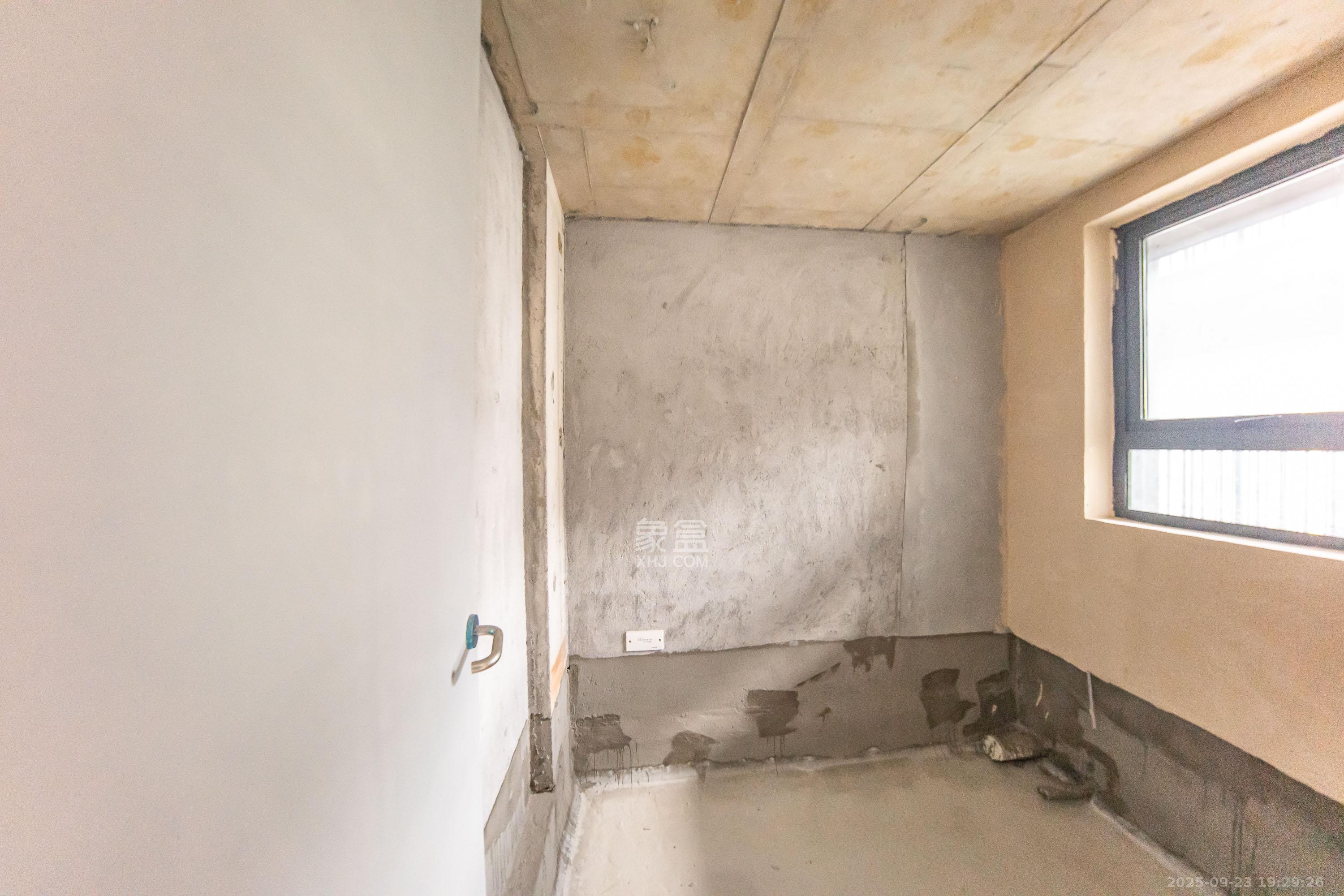 汉高学士府 3室2厅2卫 72.8万 汉高学士府 3室2厅2卫 72.8万卫生间