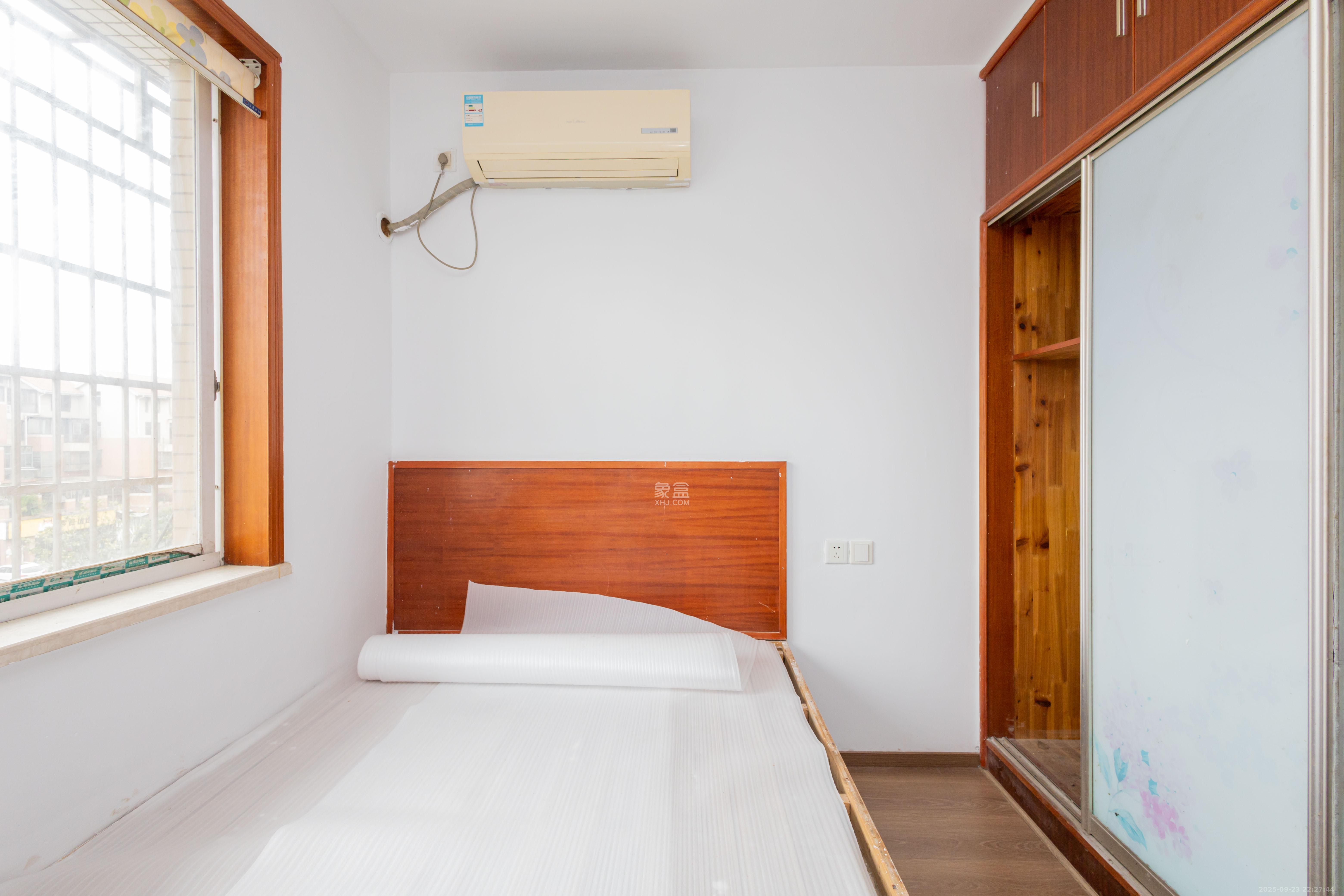 东业苹果社区 3室2厅1卫 43.8万 东业苹果社区 3室2厅1卫 43.8万卧室