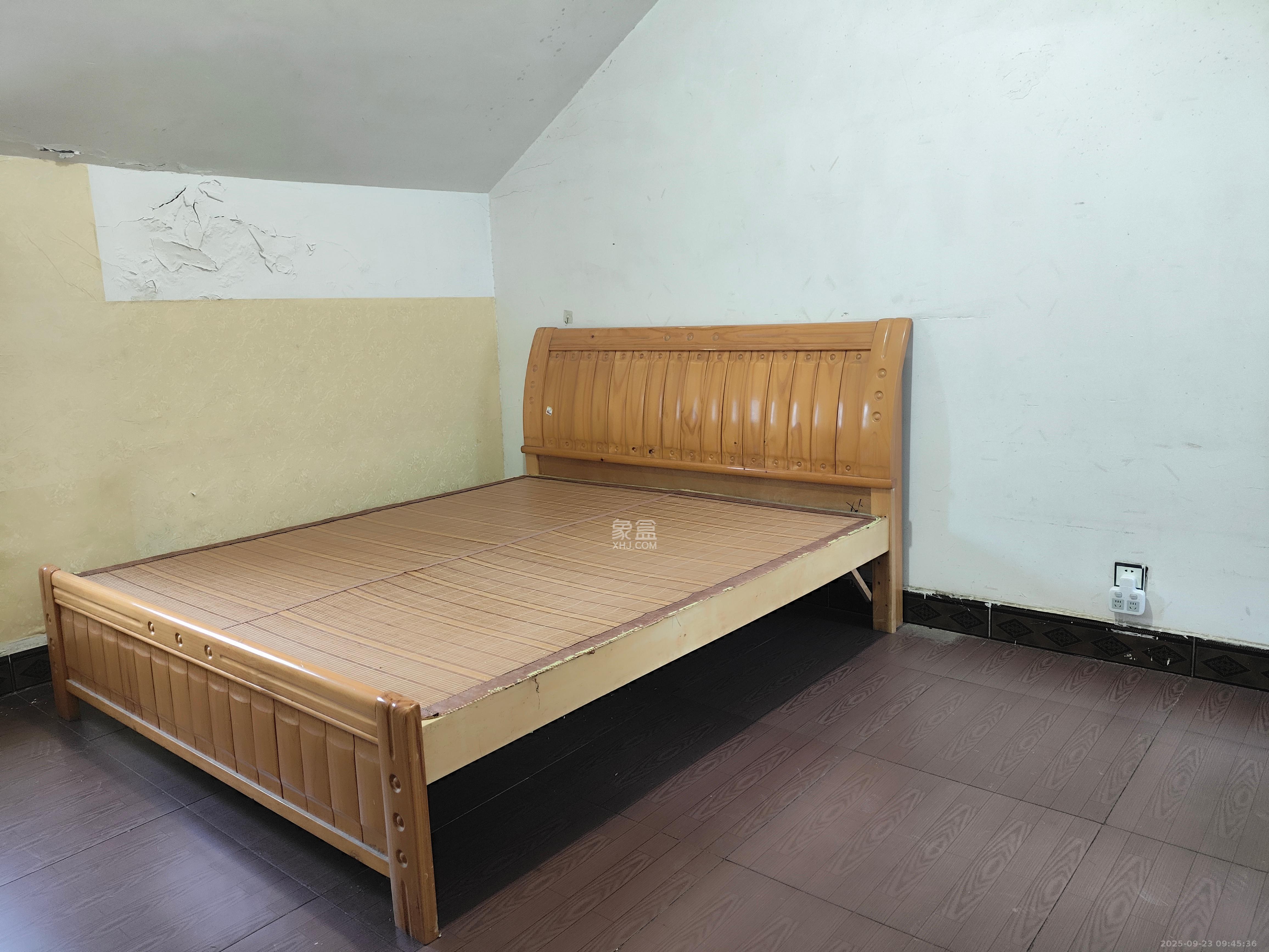 翡翠林居  2室2厅1卫    1300.0元/月室内图