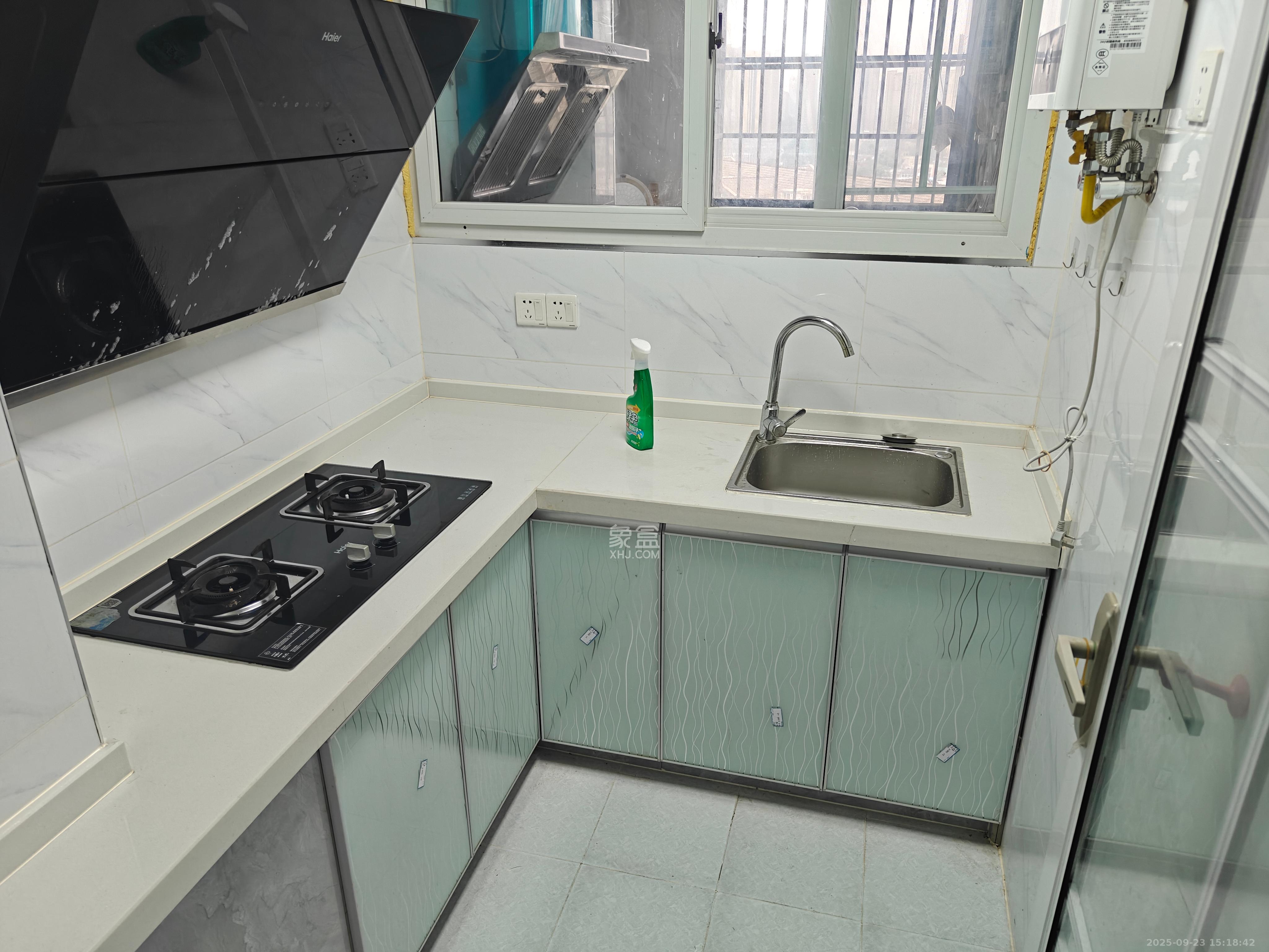 天凯东苑 1室1厅1卫 1200.0元/月 天凯东苑 1室1厅1卫 1200.0元/月室内图