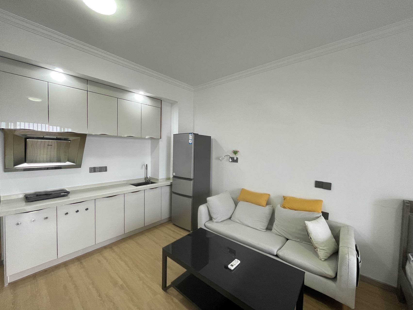 和谐家园(锦和广场) 1室0厅1卫 2500.0元/月 和谐家园(锦和广场) 1室0厅1卫 2500.0元/月室内图