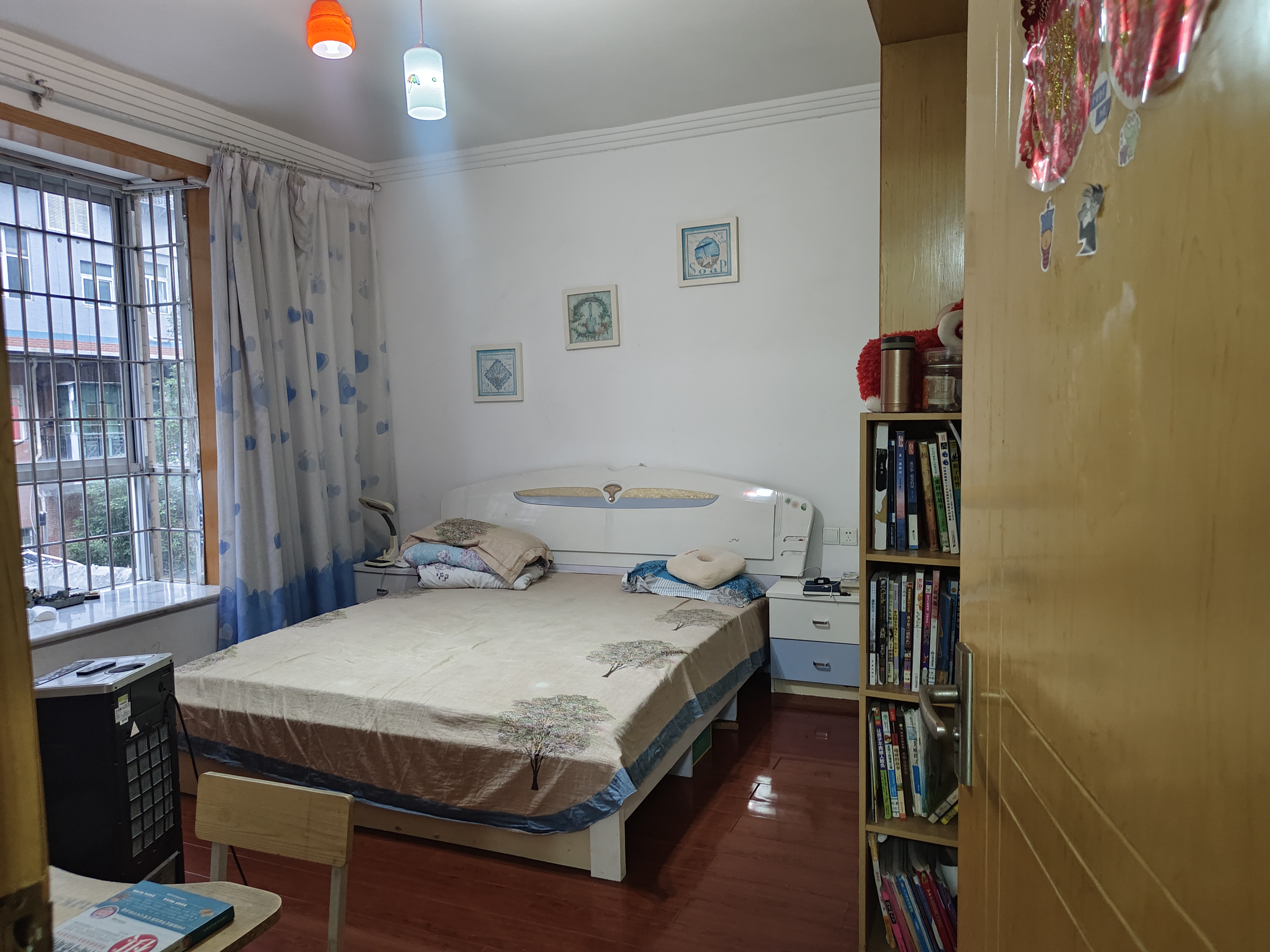 安厦鑫苑 3室2厅2卫 76.8万 安厦鑫苑 3室2厅2卫 76.8万客厅