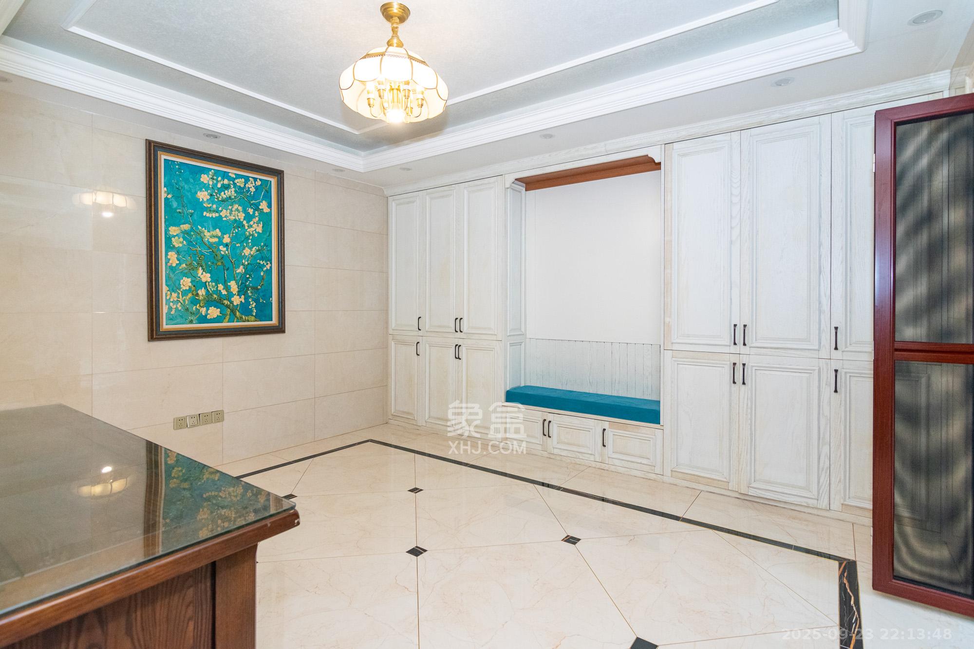 悦禧国际山庄 5室3厅4卫 438.0万 悦禧国际山庄 5室3厅4卫 438.0万其他