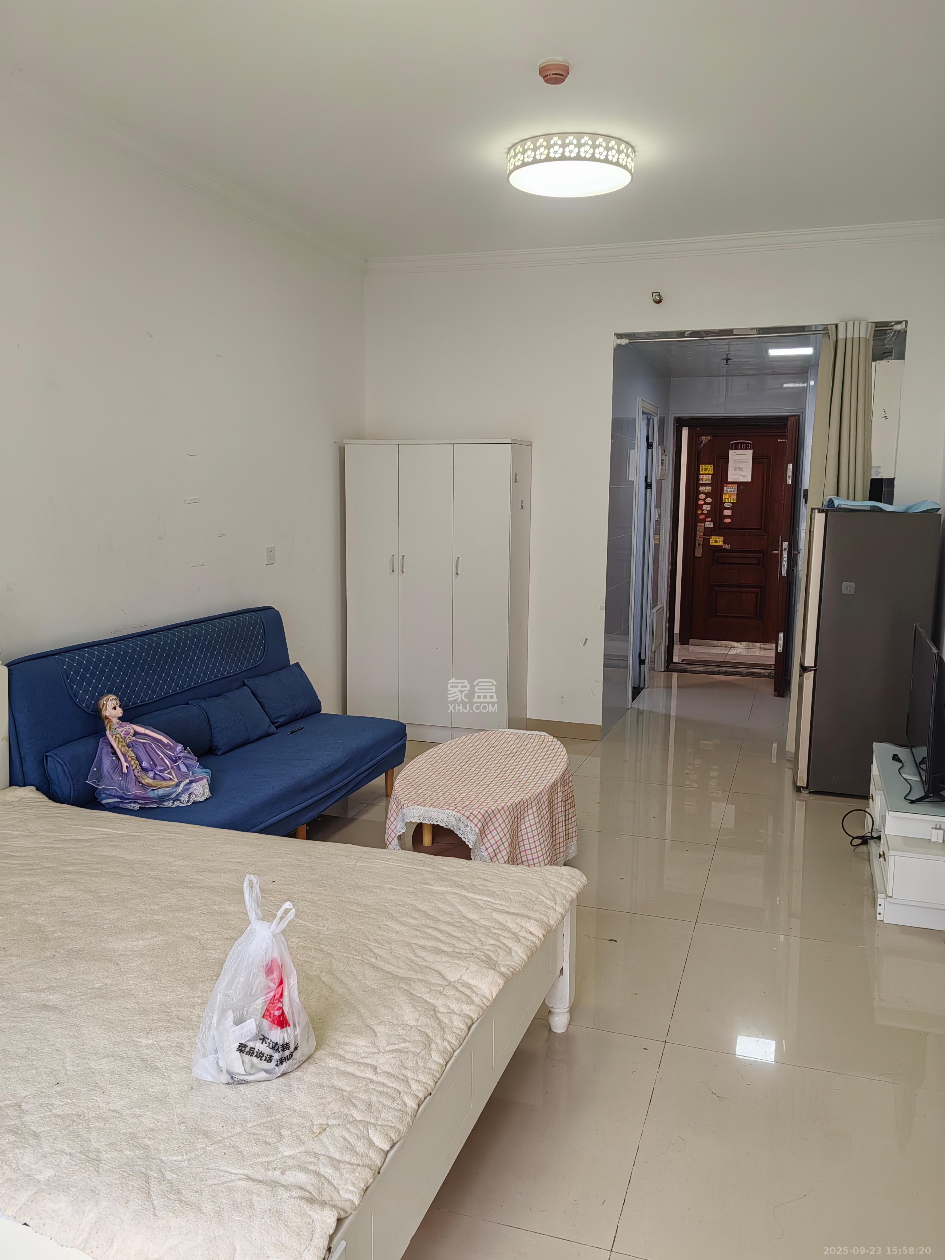 钱隆世家  1室1厅1卫    1400.0元/月室内图