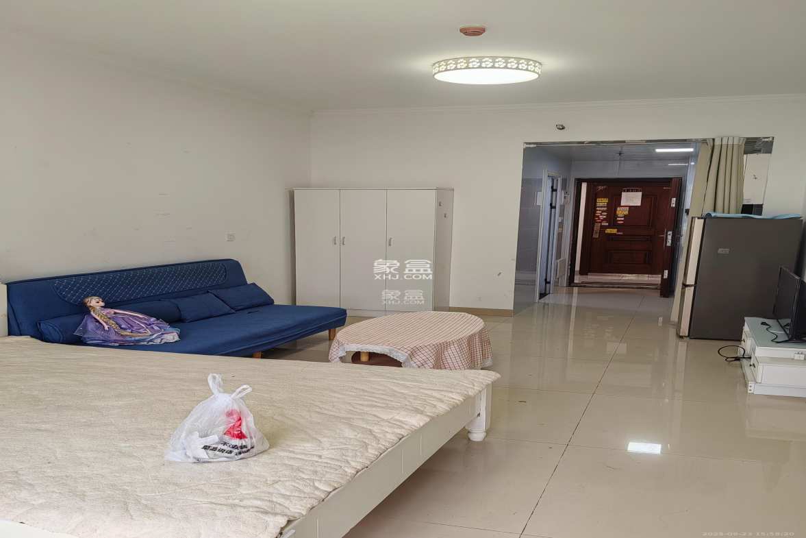 钱隆世家 1室1厅1卫 1400.0元/月 钱隆世家 1室1厅1卫 1400.0元/月室内图