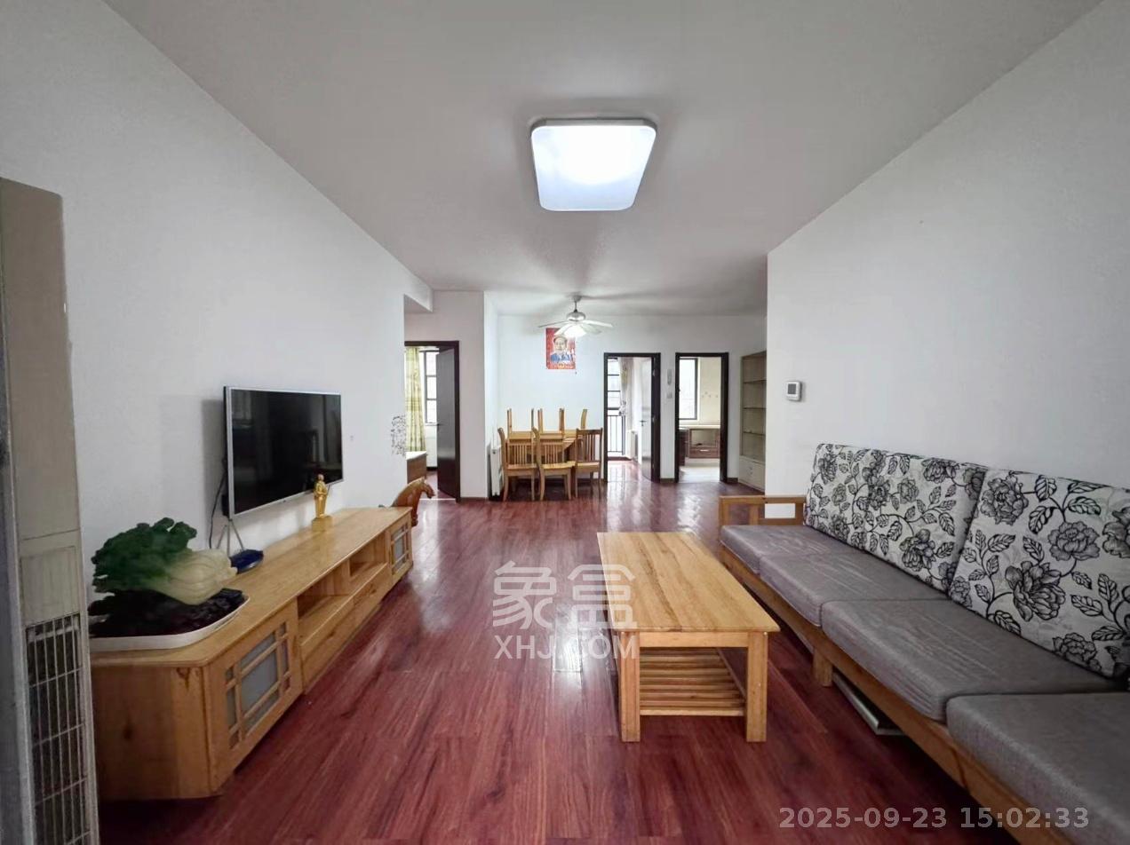 龙湾1号公馆  3室2厅1卫    2400.0元/月室内图