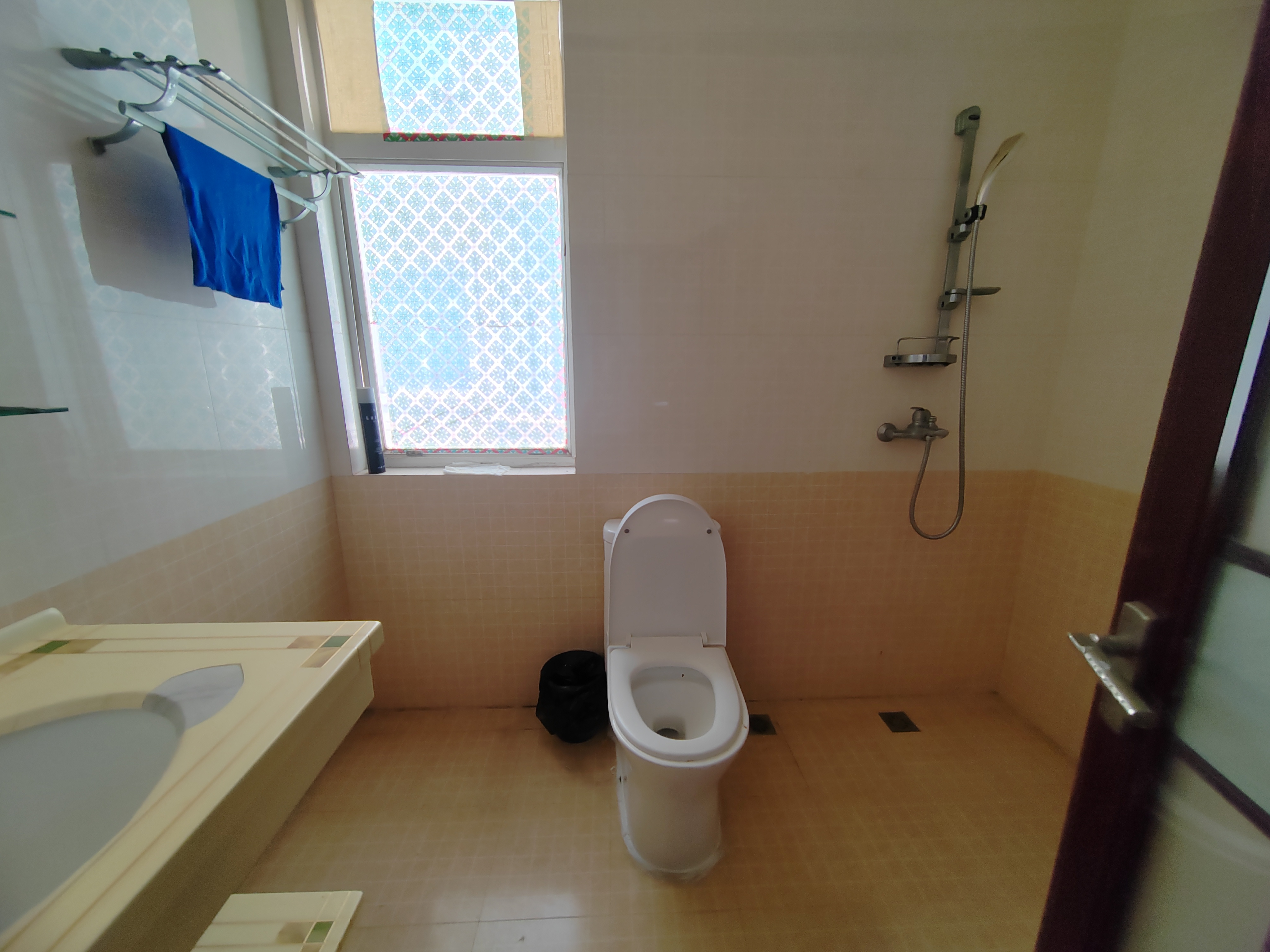 四季华庭1期 3室2厅2卫 2800.0元/月 四季华庭1期 3室2厅2卫 2800.0元/月室内图