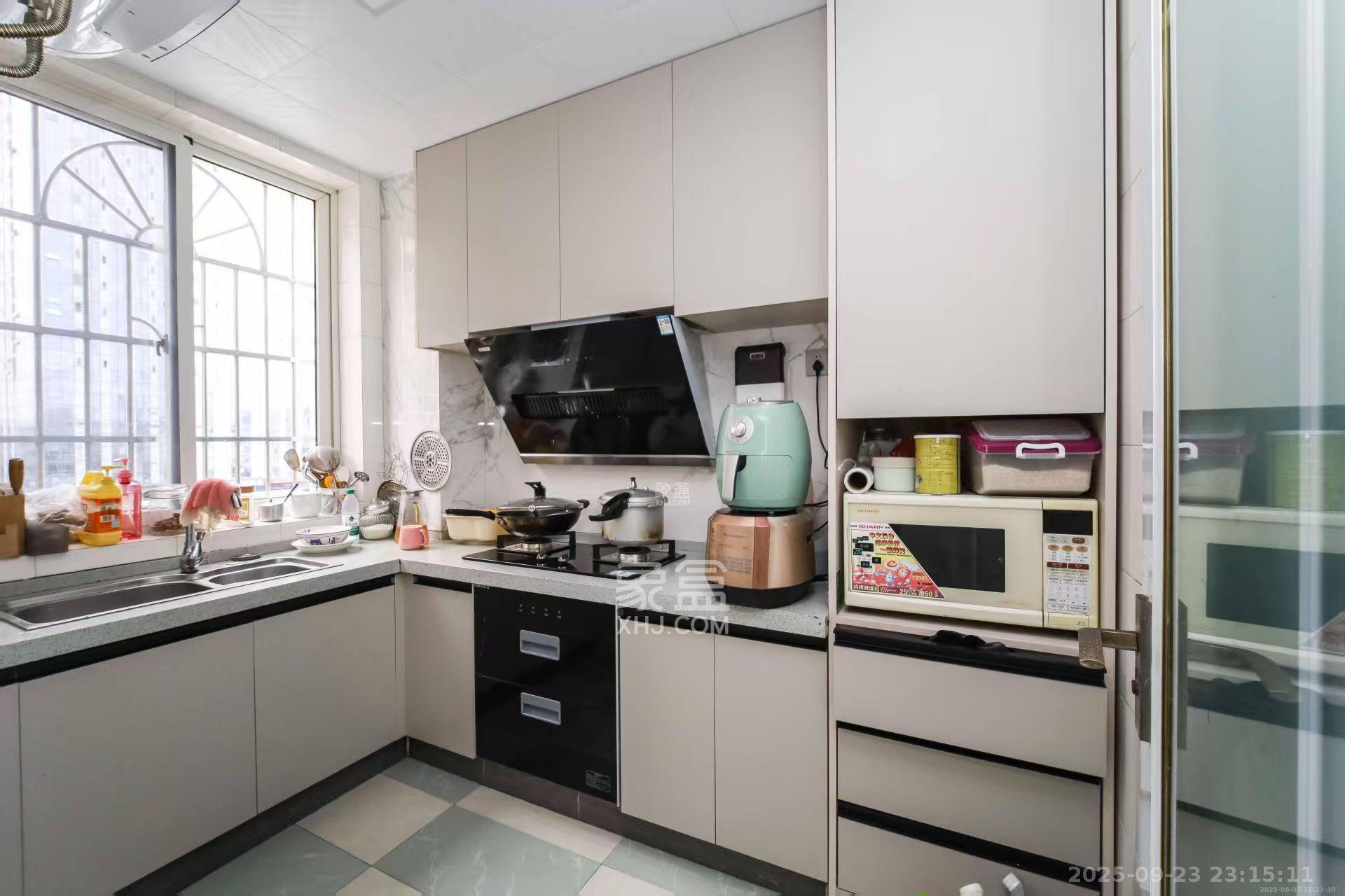 银力家园  3室2厅2卫    2800.0元/月室内图