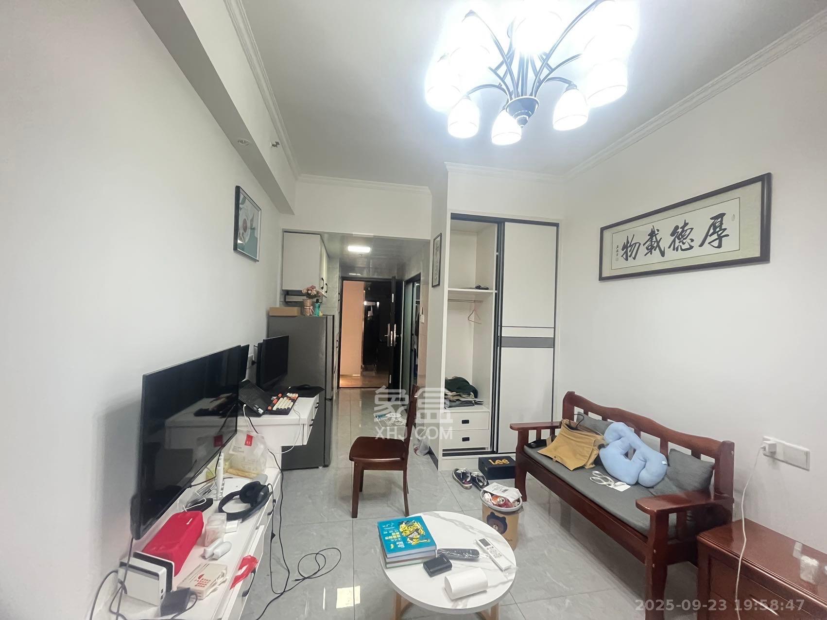 保利麓谷林语I区  1室1厅1卫   1400.00元/月室内图