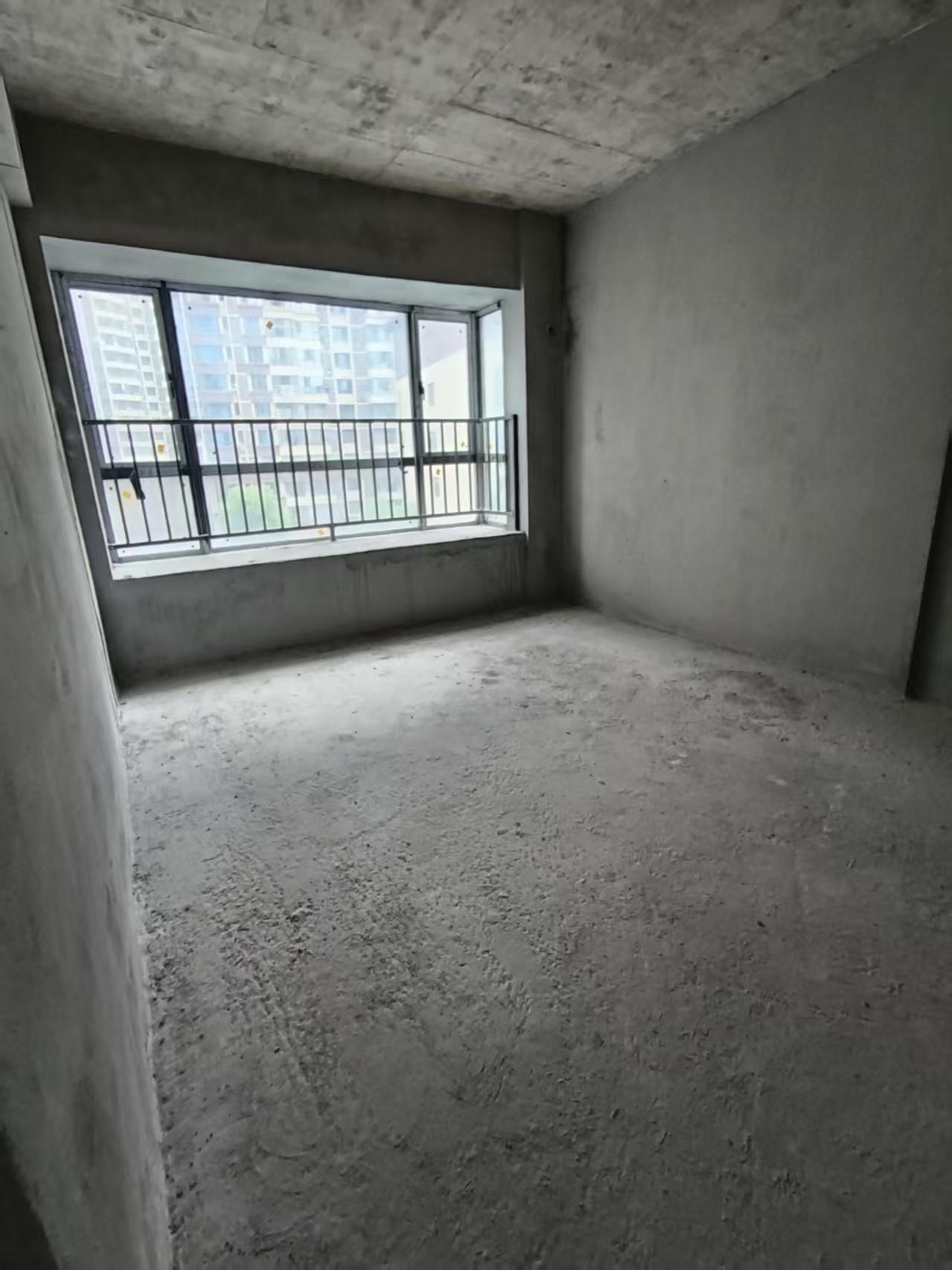 中天鹭鸶湾三期  3室2厅2卫   75.00万客厅