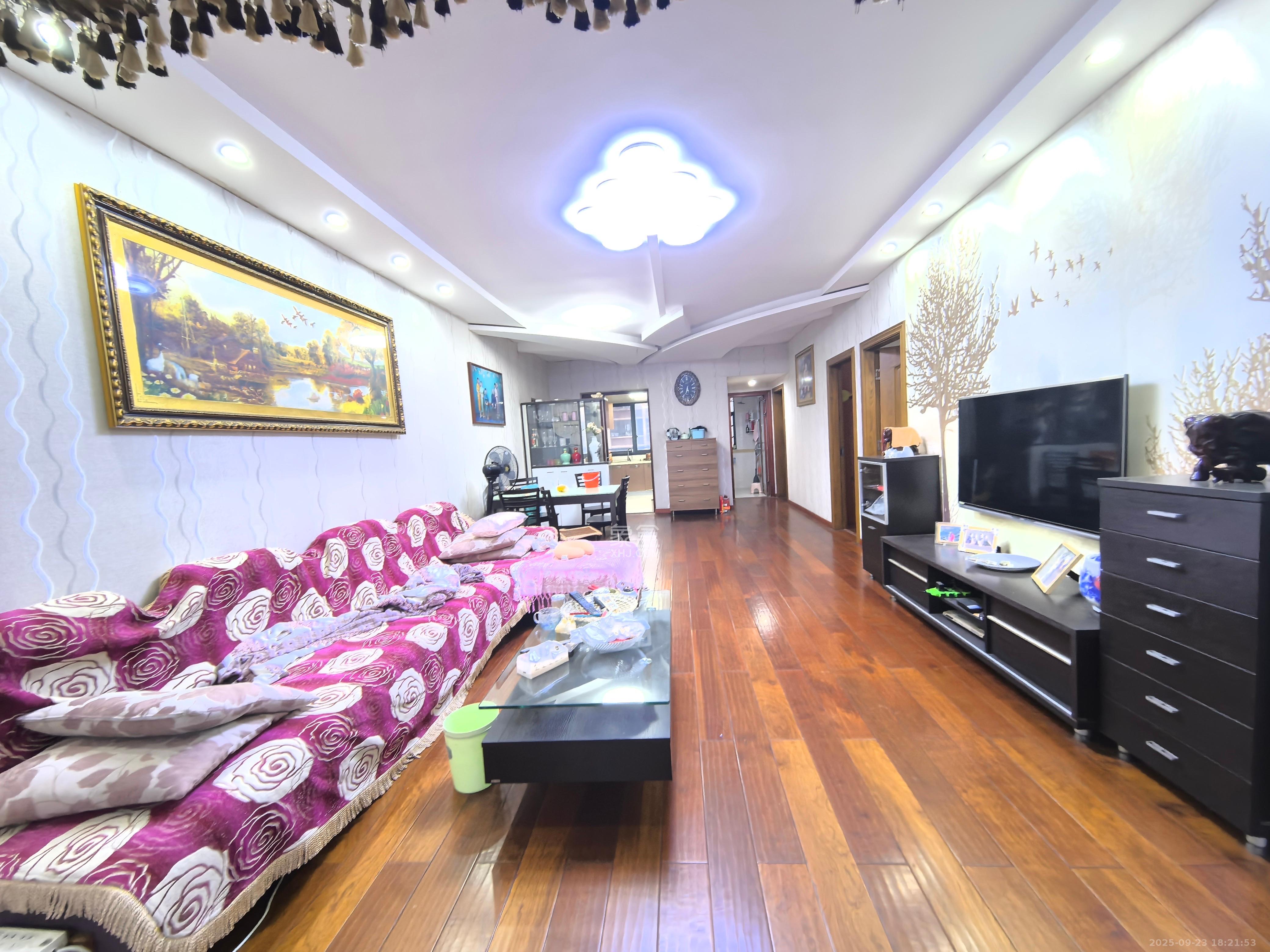 兰亭都荟(璟峰苑)  3室2厅2卫    3600.0元/月 兰亭都荟(璟峰苑)  3室2厅2卫    3600.0元/月