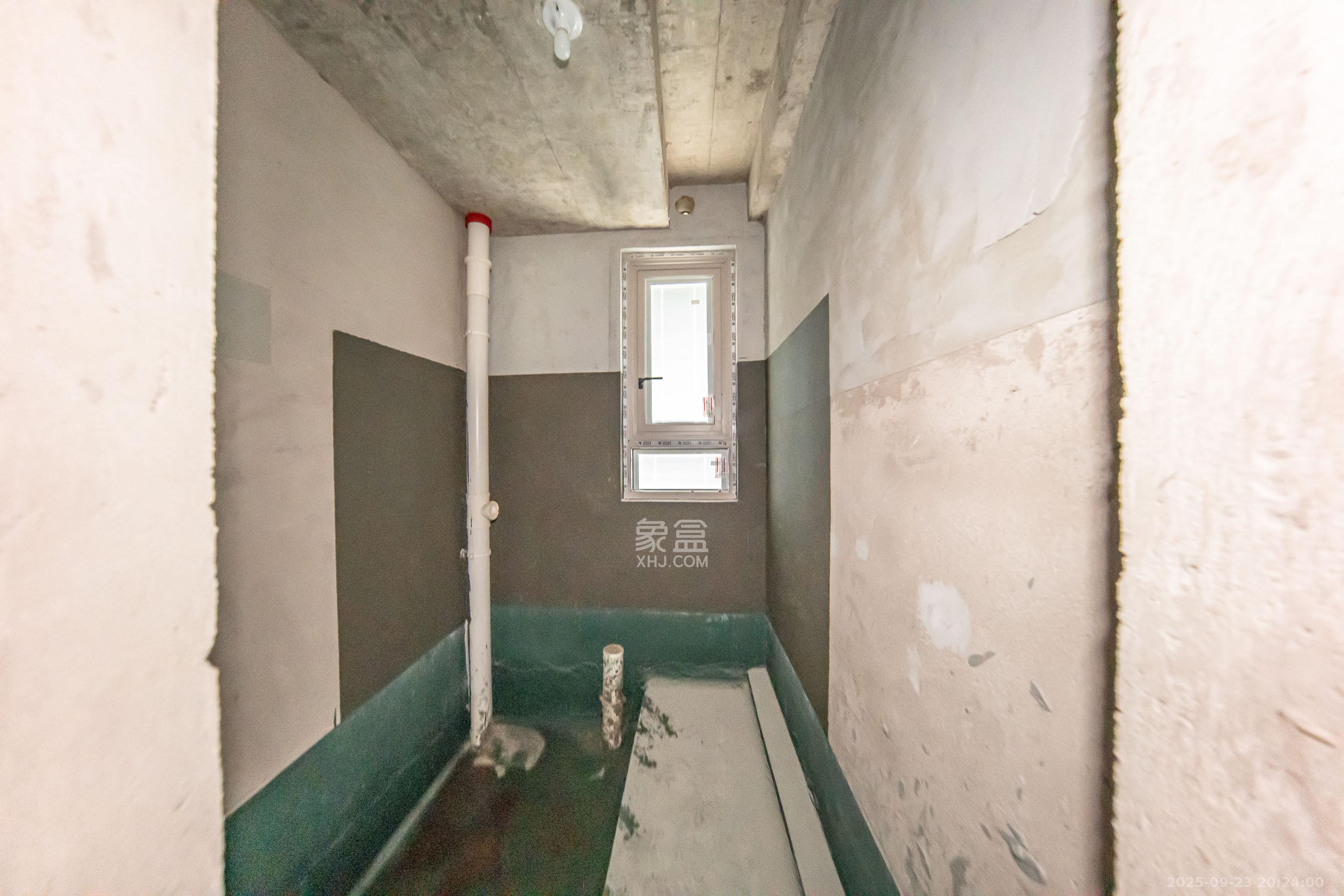 金茂长沙国际社区 6室3厅3卫 268.0万 金茂长沙国际社区 6室3厅3卫 268.0万卫生间