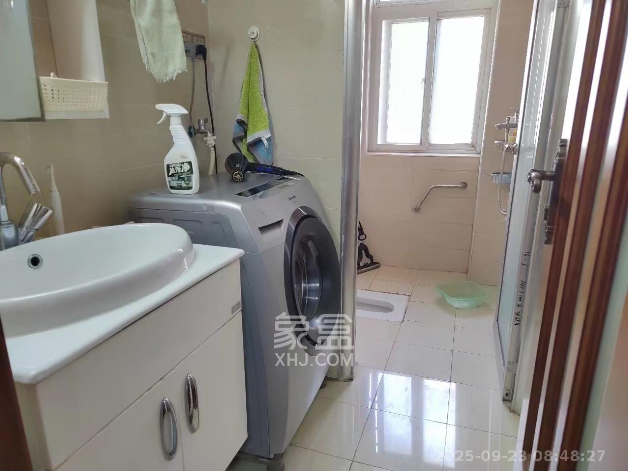 天翔新新家园 3室2厅2卫 2600.0元/月 天翔新新家园 3室2厅2卫 2600.0元/月室内图