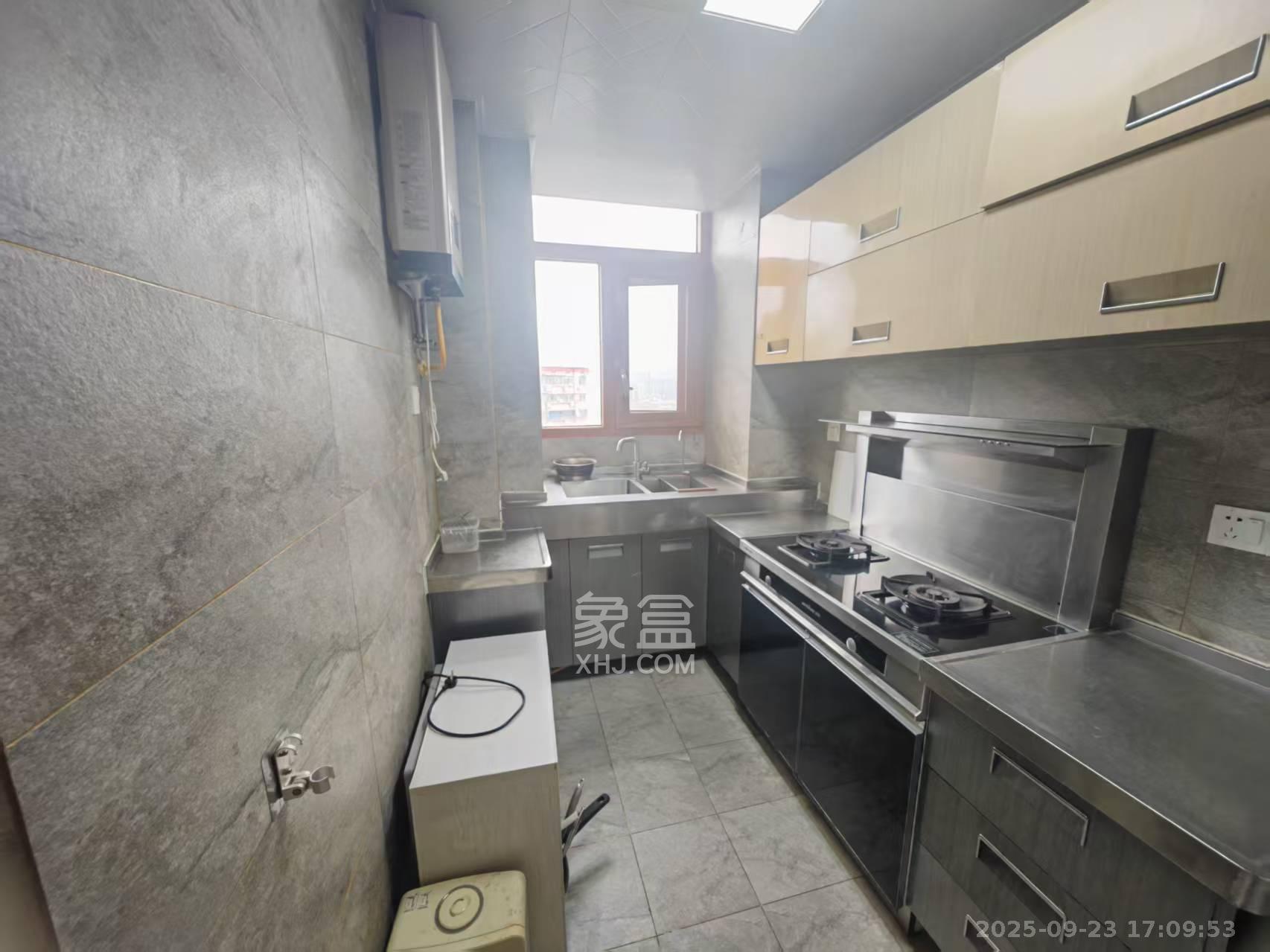 武警医院家属区  3室2厅1卫    3100.0元/月室内图