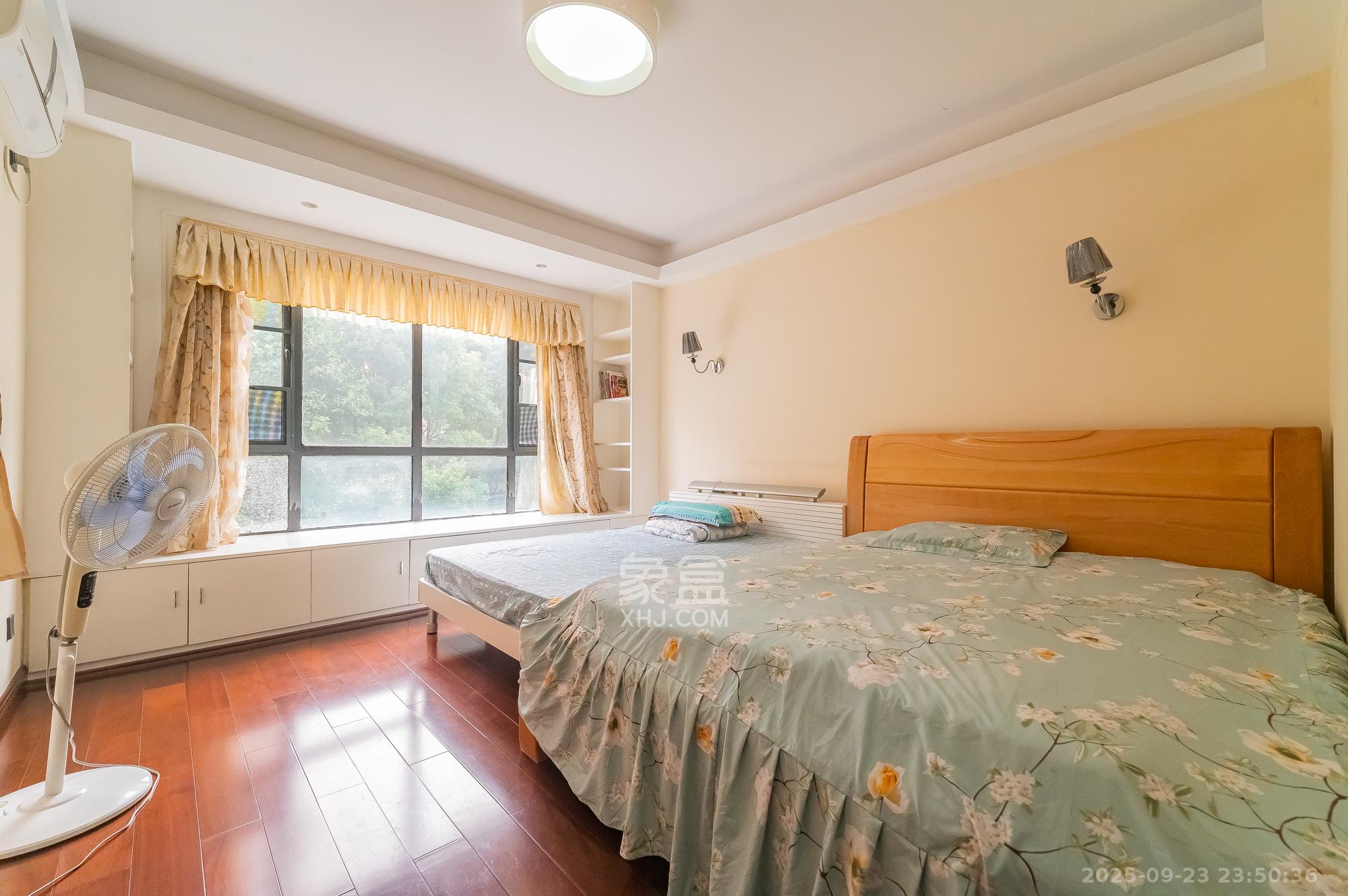 深业睿城  4室2厅2卫    133.8万卧室