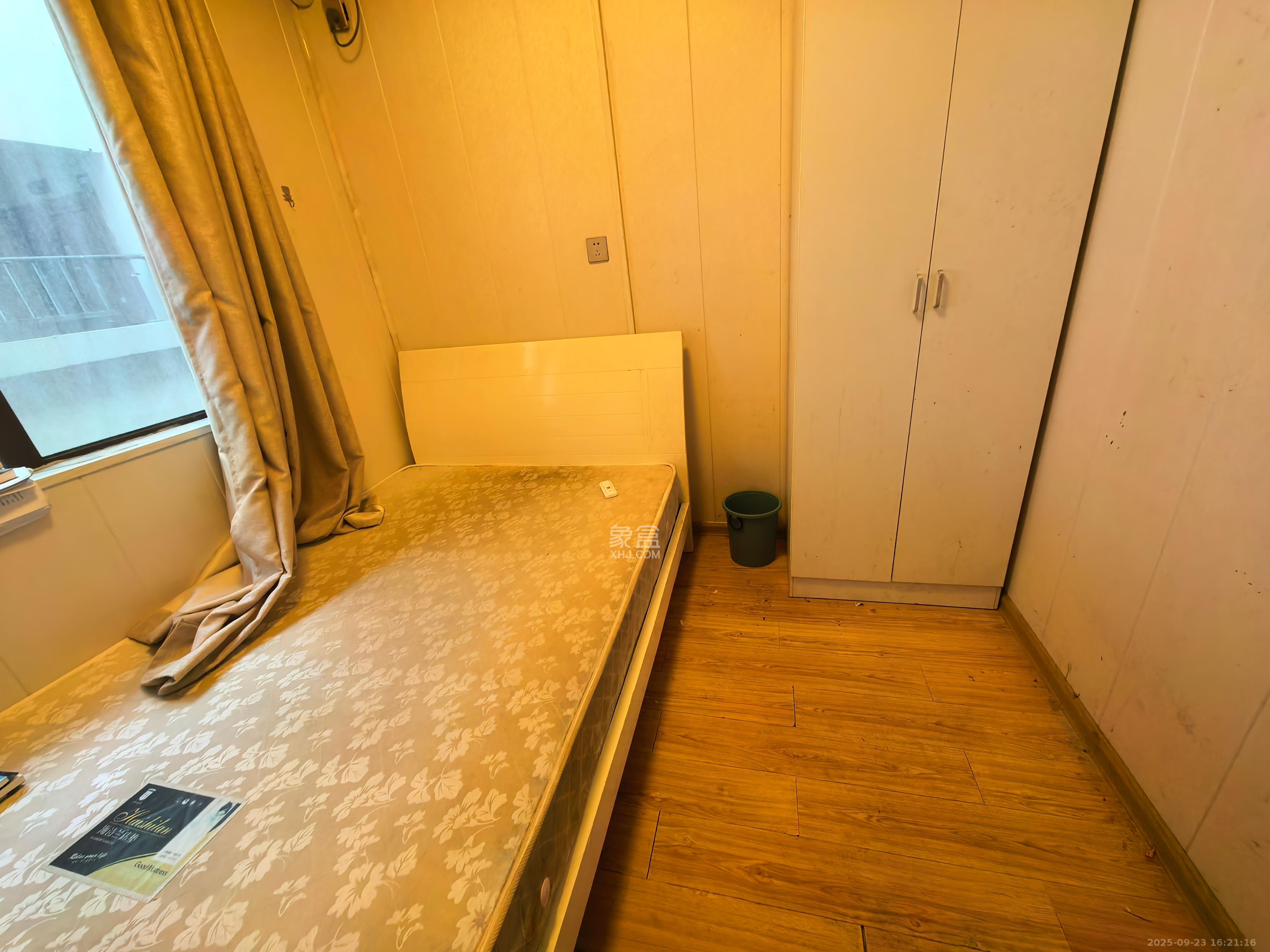 华润置地广场二期 3室2厅2卫 2000.0元/月 华润置地广场二期 3室2厅2卫 2000.0元/月室内图