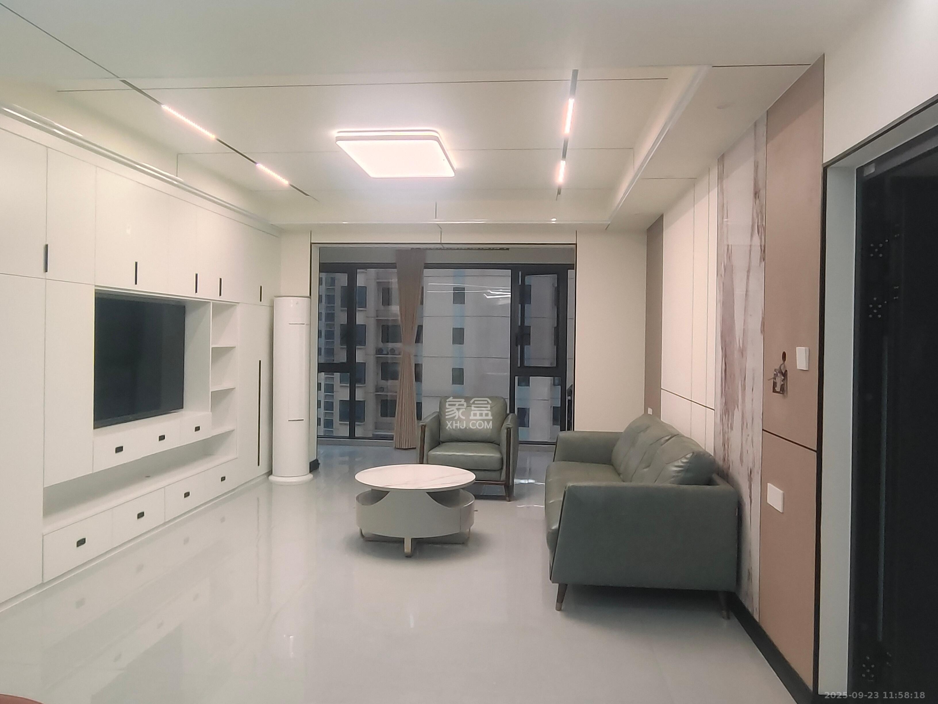 岭福家苑(天心佳苑) 4室2厅2卫 4300.0元/月 岭福家苑(天心佳苑) 4室2厅2卫 4300.0元/月室内图