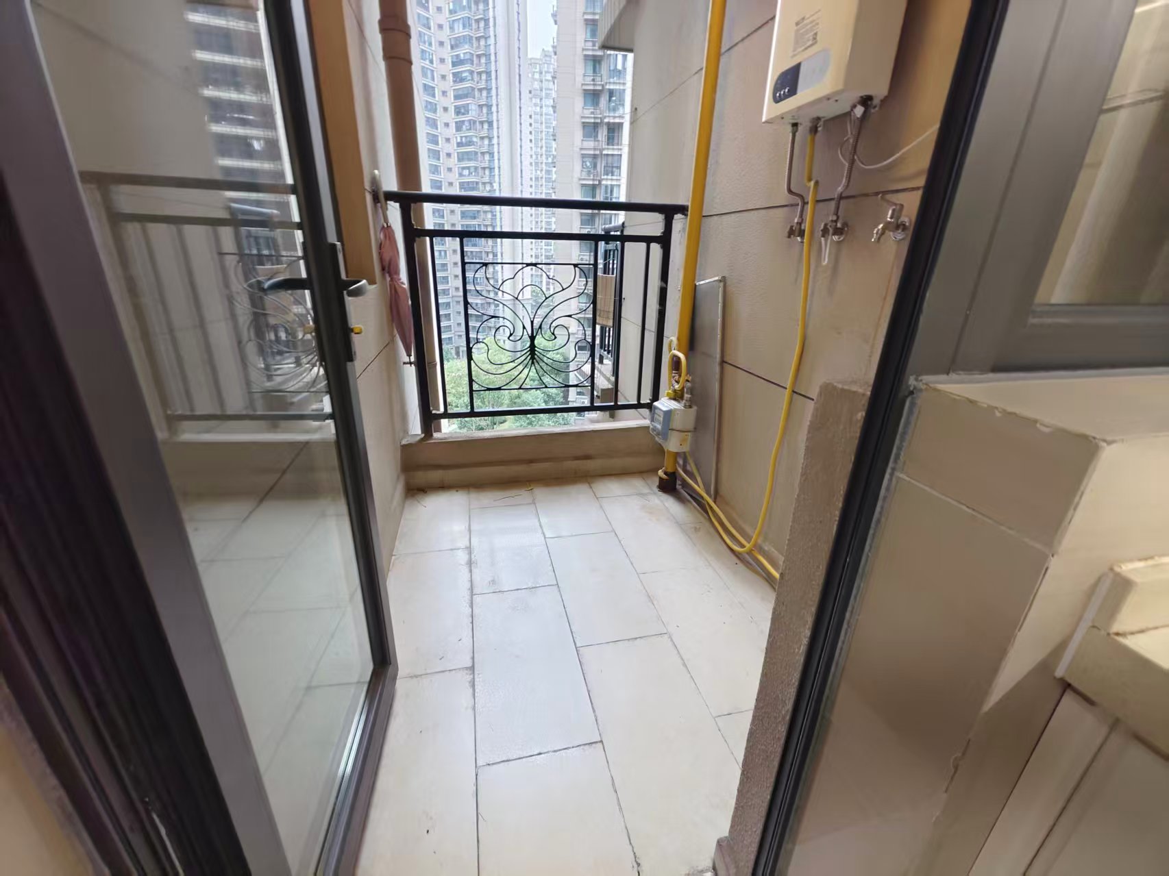 恒大华府 3室2厅2卫 69.0万 恒大华府 3室2厅2卫 69.0万室内图