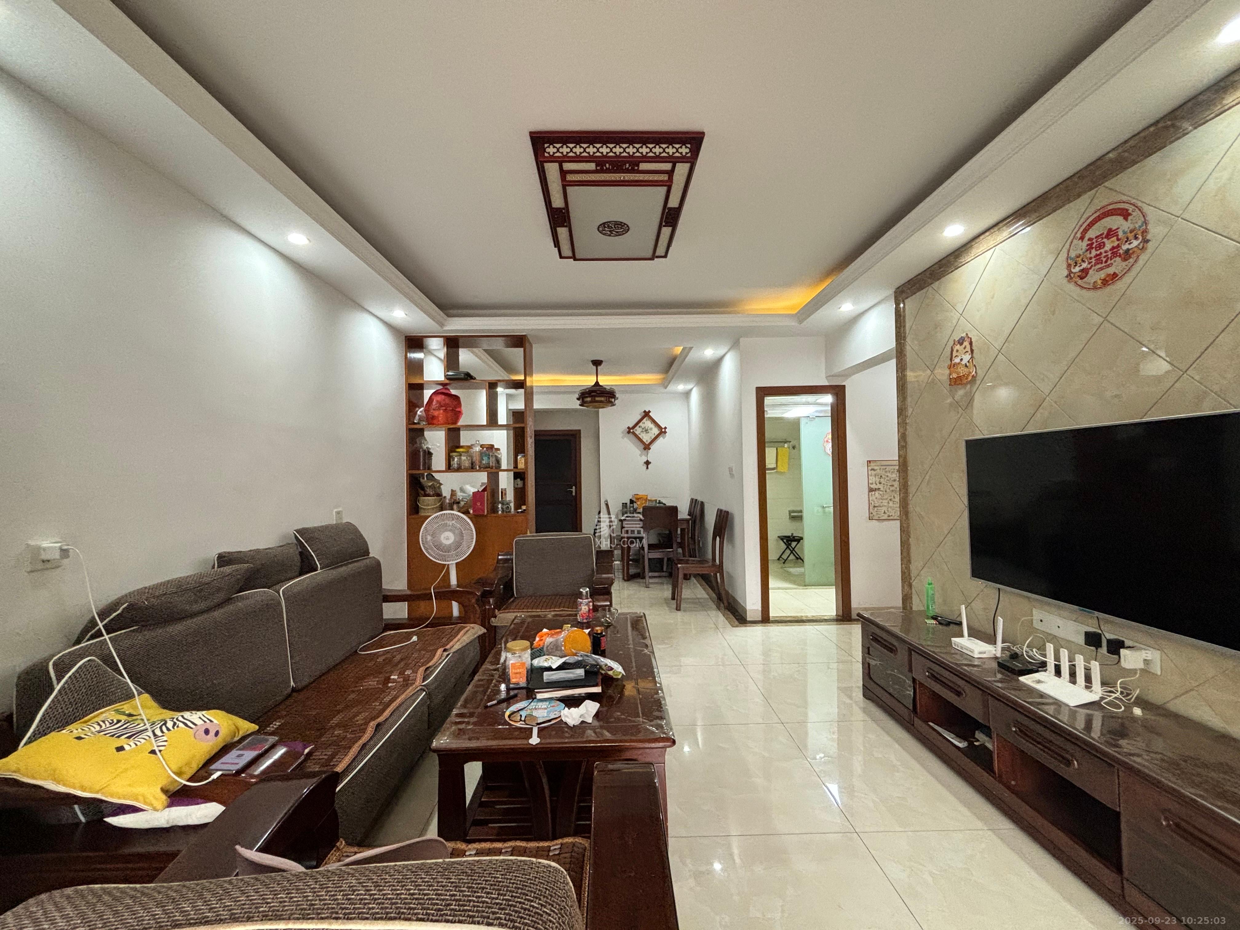 山水湾  3室2厅1卫    1800.0元/月室内图