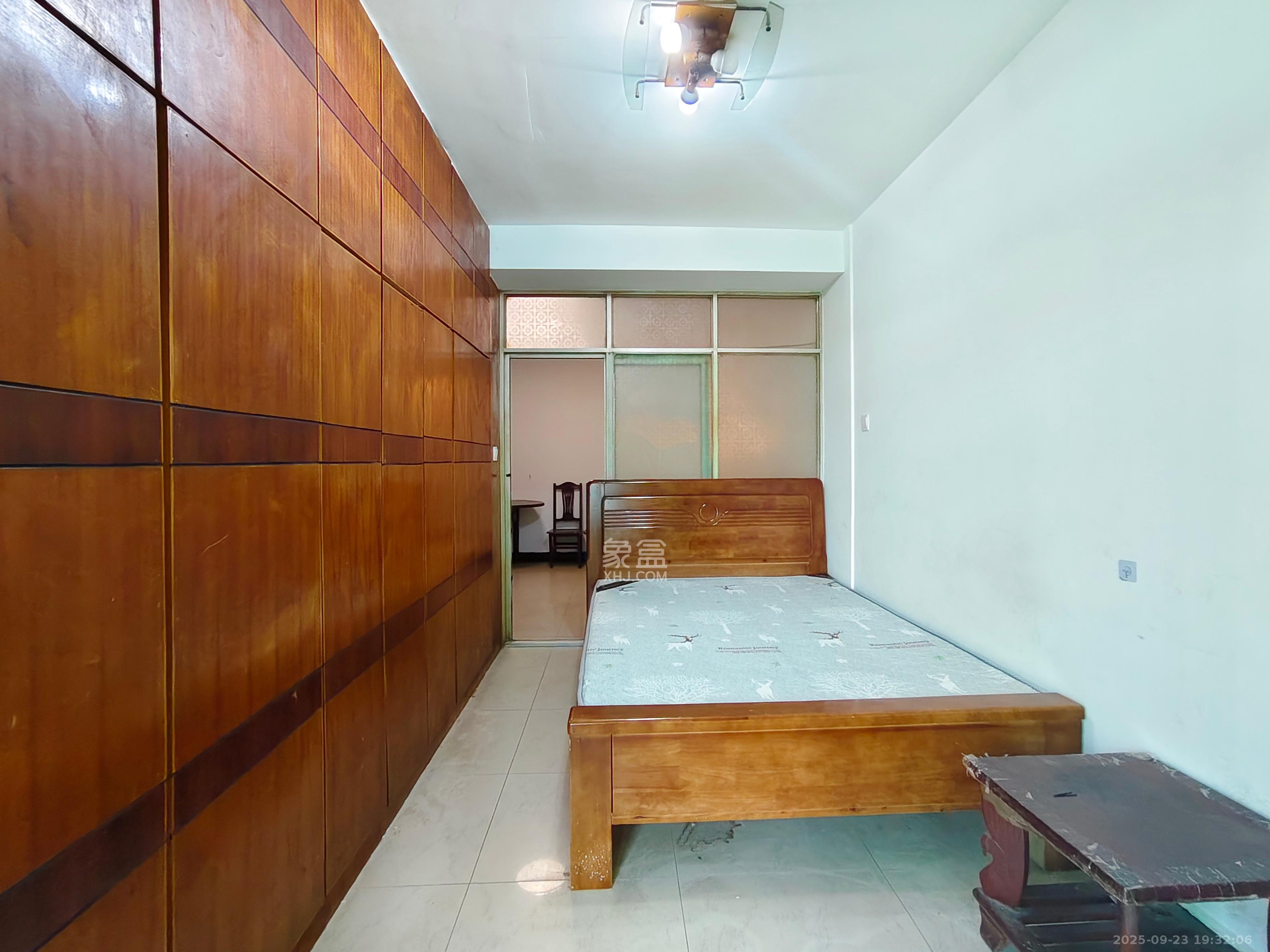 马王堆商贸城 2室1厅1卫 1300.0元/月 马王堆商贸城 2室1厅1卫 1300.0元/月室内图