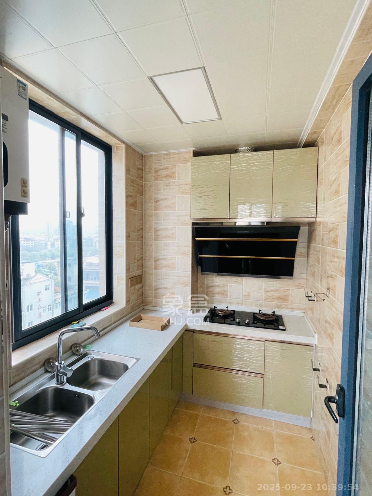 中南红领邦（红星嘉和苑）  1室1厅1卫    1550.0元/月室内图