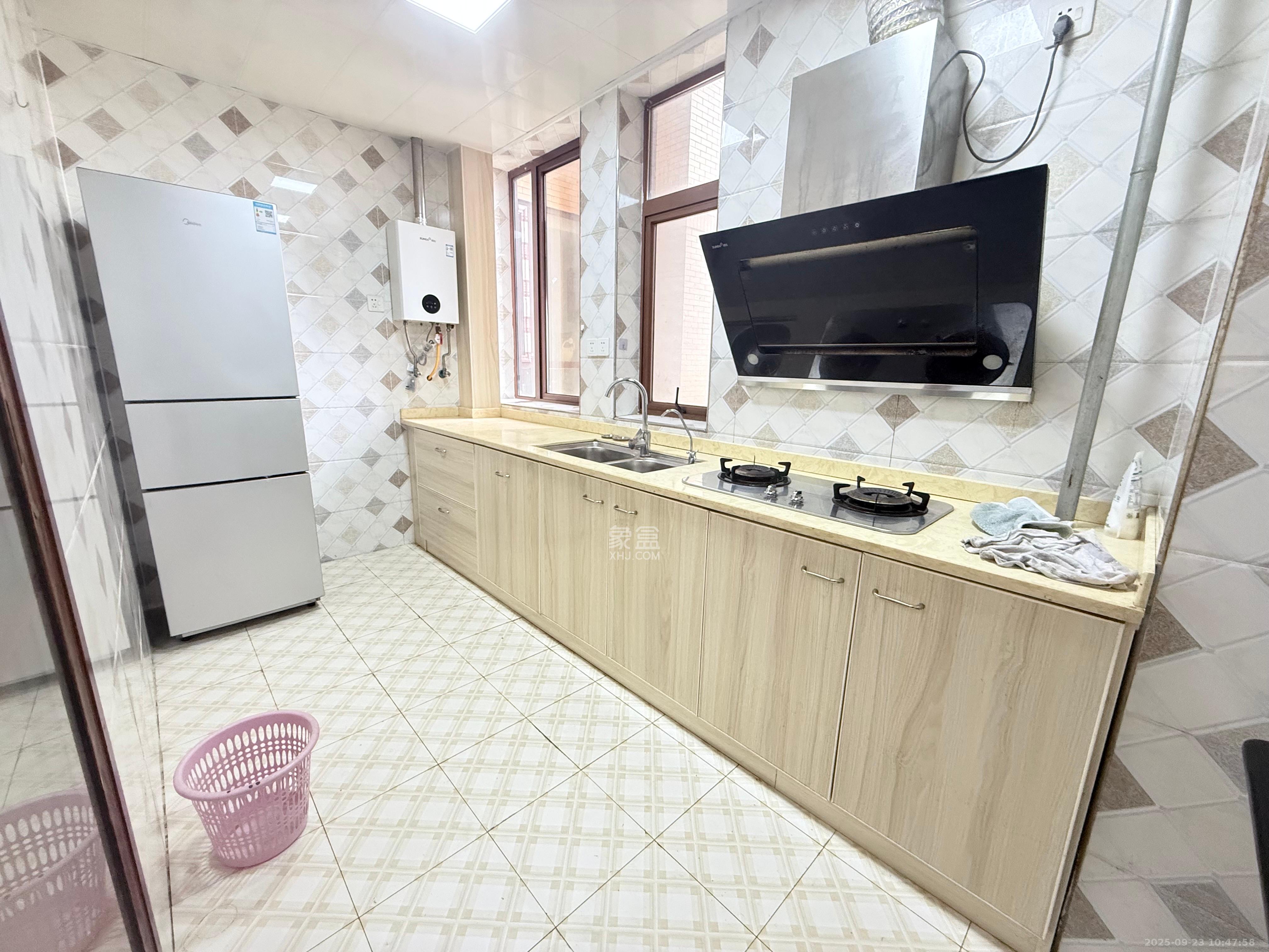 万里时代 2室1厅1卫 2200.0元/月 万里时代 2室1厅1卫 2200.0元/月室内图