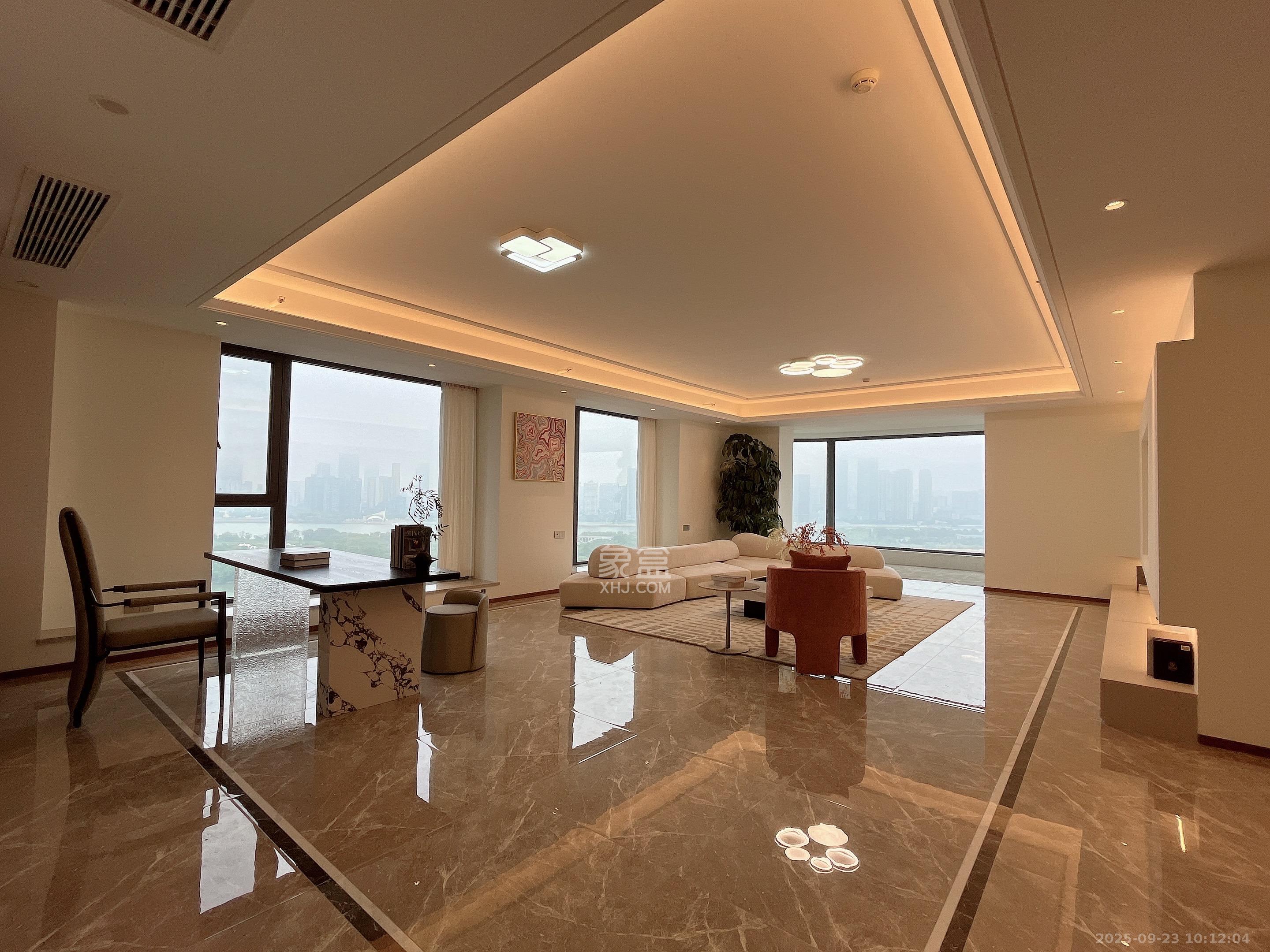 江山印 5室2厅3卫 24800.0元/月 江山印 5室2厅3卫 24800.0元/月室内图