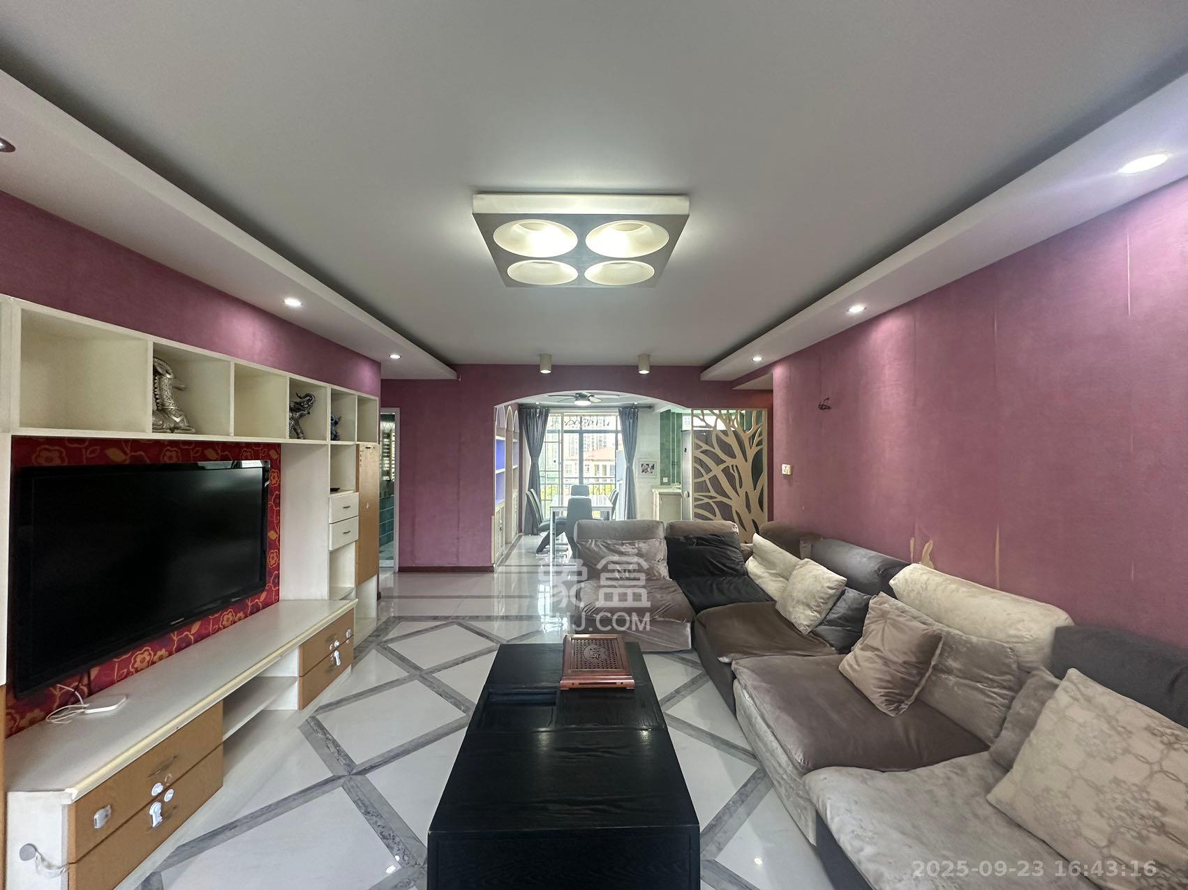 万国城(当代满庭春MOMA)一期 3室2厅2卫 2400.0元/月 万国城(当代满庭春MOMA)一期 3室2厅2卫 2400.0元/月室内图