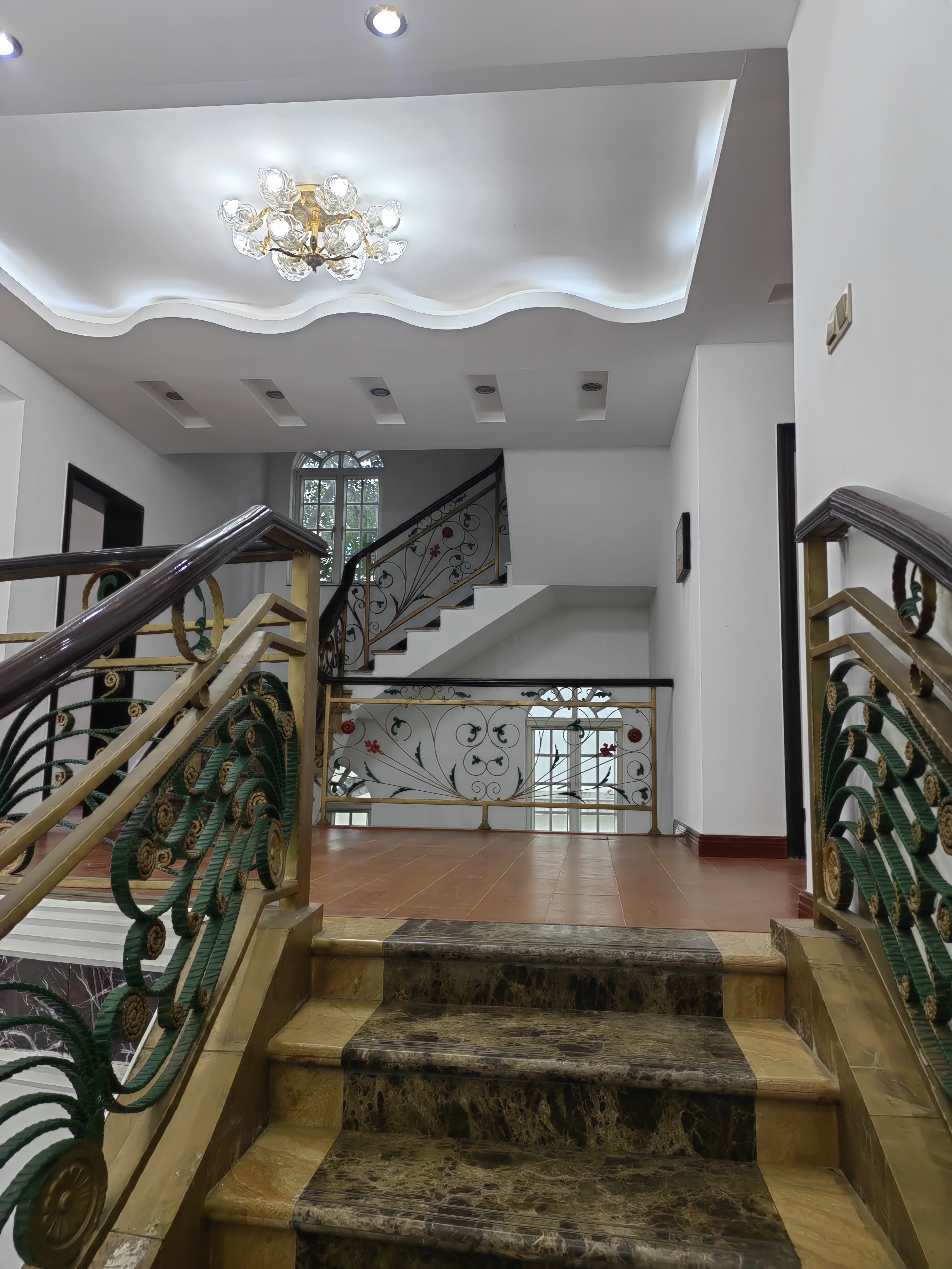 半山花园别墅 6室3厅1卫 29000.0元/月 半山花园别墅 6室3厅1卫 29000.0元/月室内图