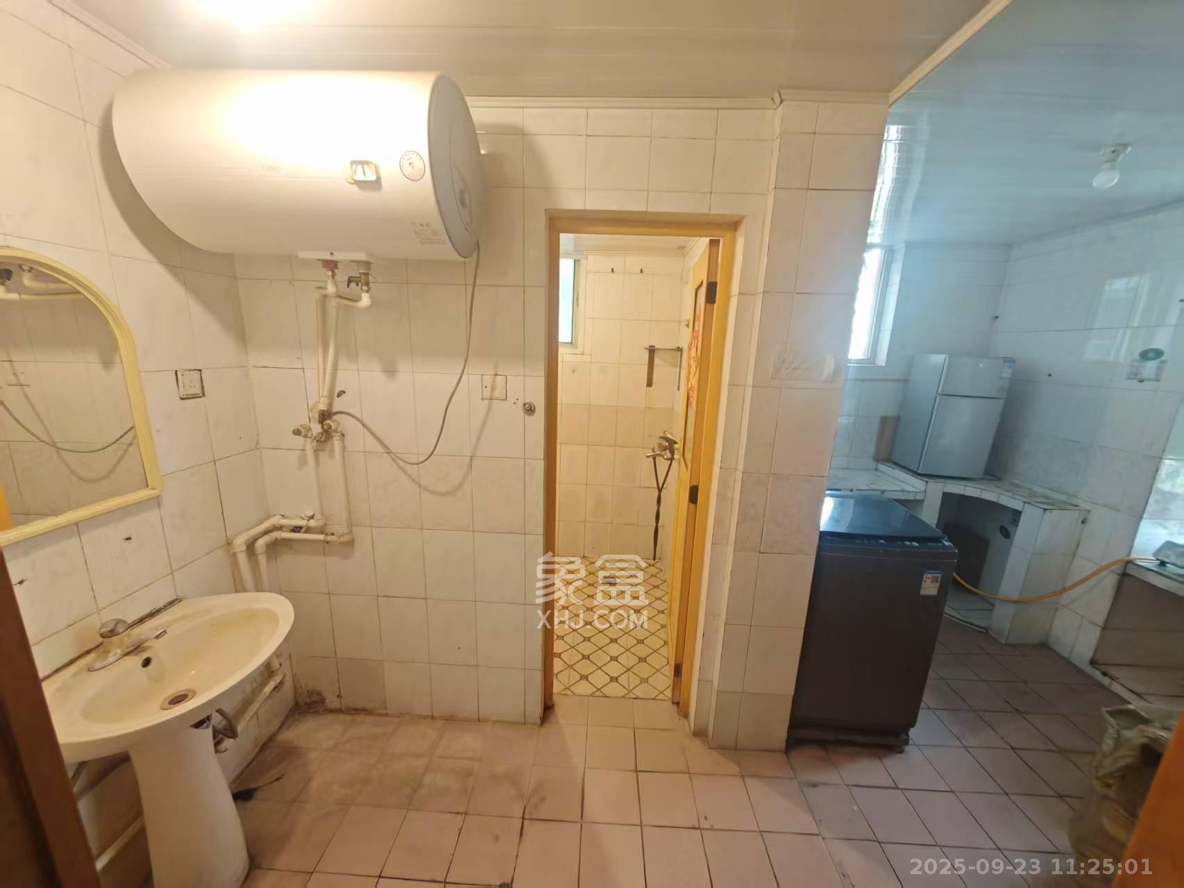 朗公街6号  3室2厅1卫    2800.0元/月室内图