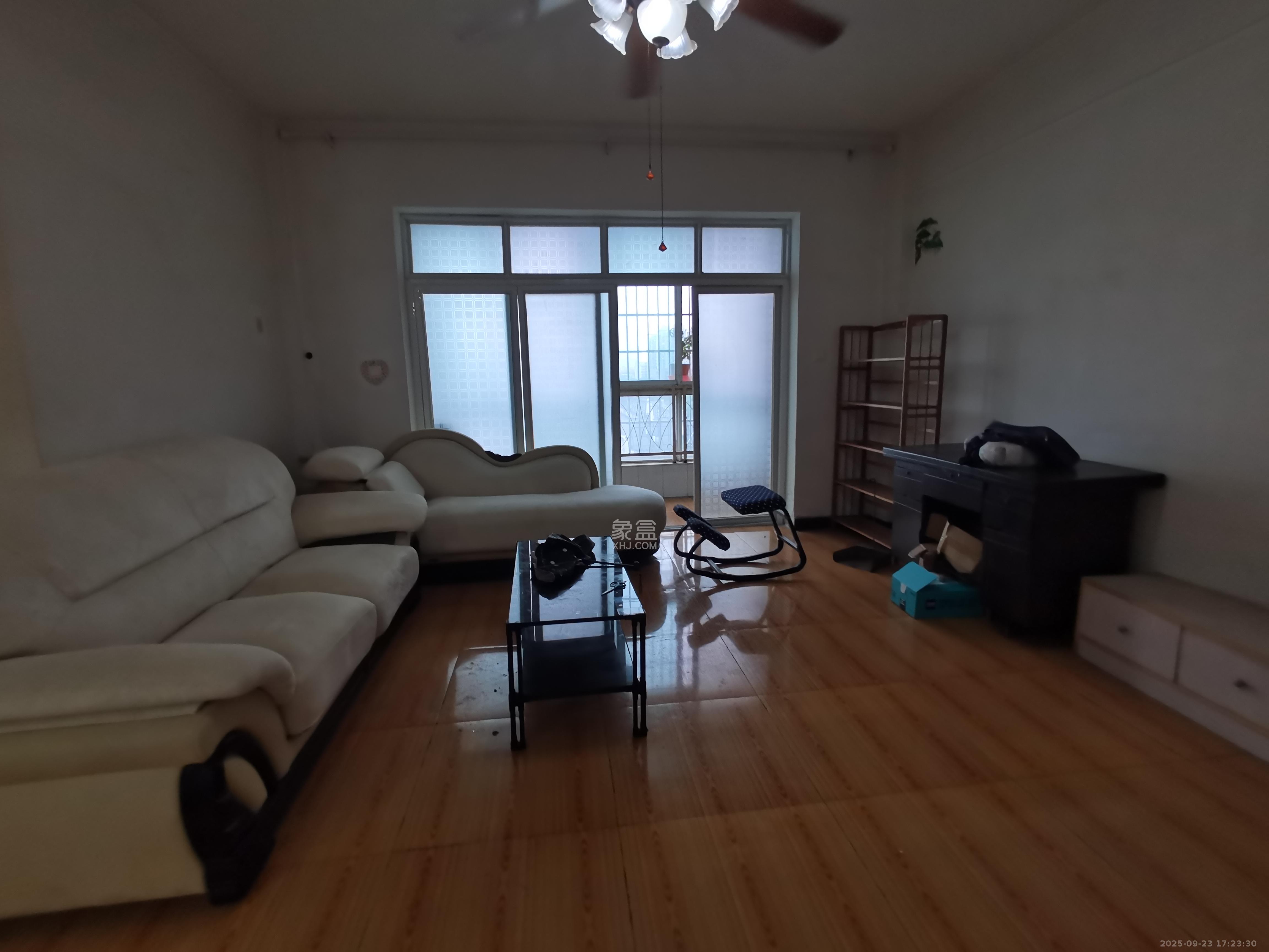 长建建材市场  2室2厅1卫    1600.0元/月 长建建材市场  2室2厅1卫    1600.0元/月