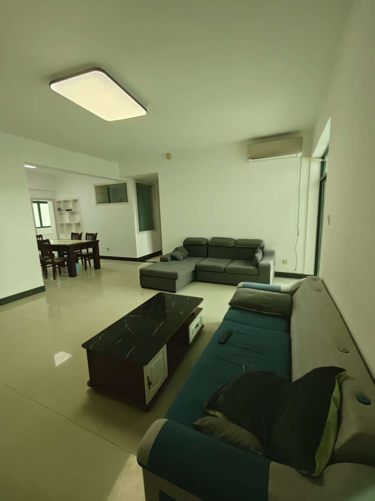 怡景花园  3室2厅2卫    2500.0元/月室内图