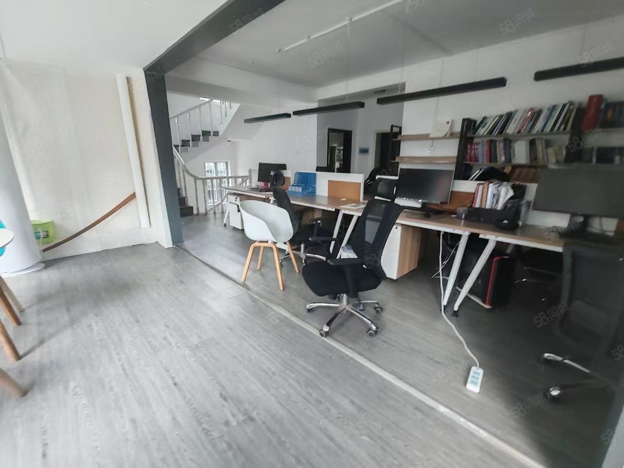 半山花园别墅 6室3厅1卫 29000.0元/月 半山花园别墅 6室3厅1卫 29000.0元/月户型图