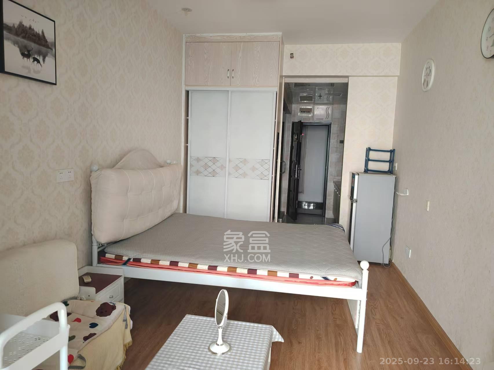 绿地中央广场 1室0厅1卫 1500.0元/月 绿地中央广场 1室0厅1卫 1500.0元/月室内图