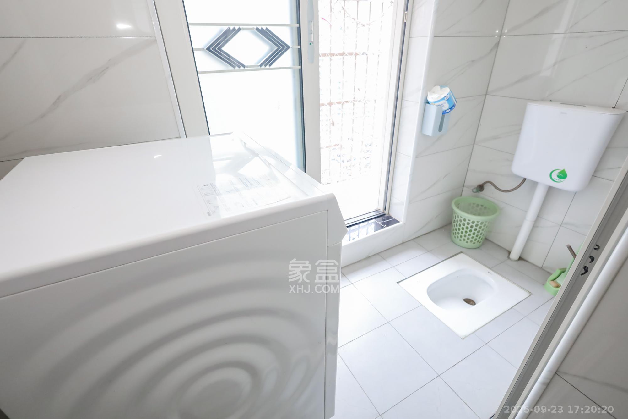 山水誉峰 3室2厅1卫 115.0万 山水誉峰 3室2厅1卫 115.0万卫生间