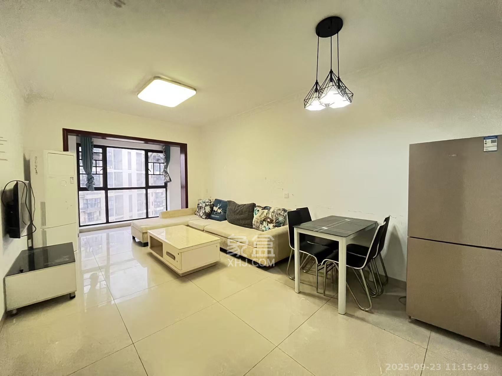 卓越蔚蓝城邦 3室2厅1卫 1700.0元/月 卓越蔚蓝城邦 3室2厅1卫 1700.0元/月室内图