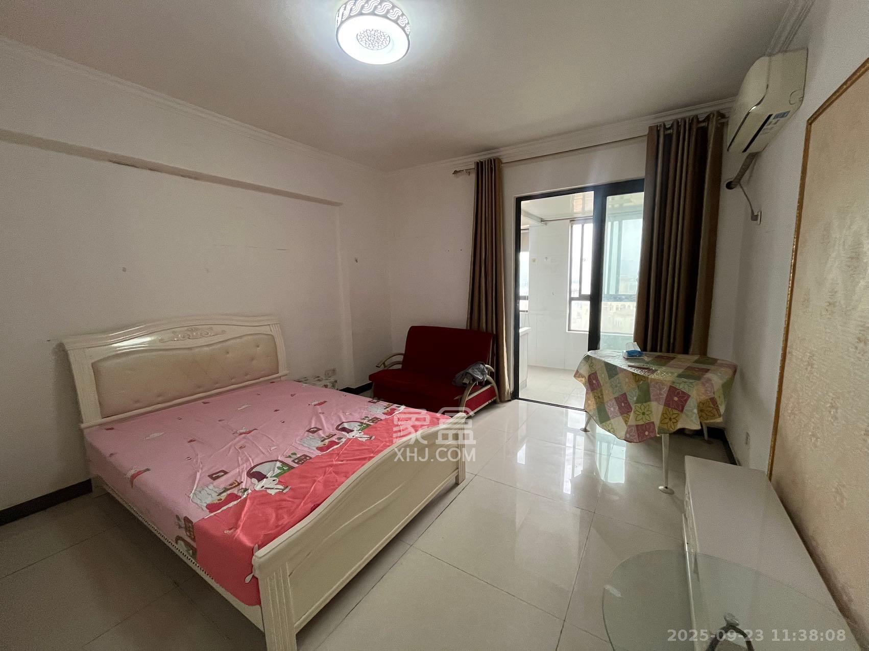 中信凯旋蓝岸（中信新城三期）  1室1厅1卫    1400.0元/月室内图