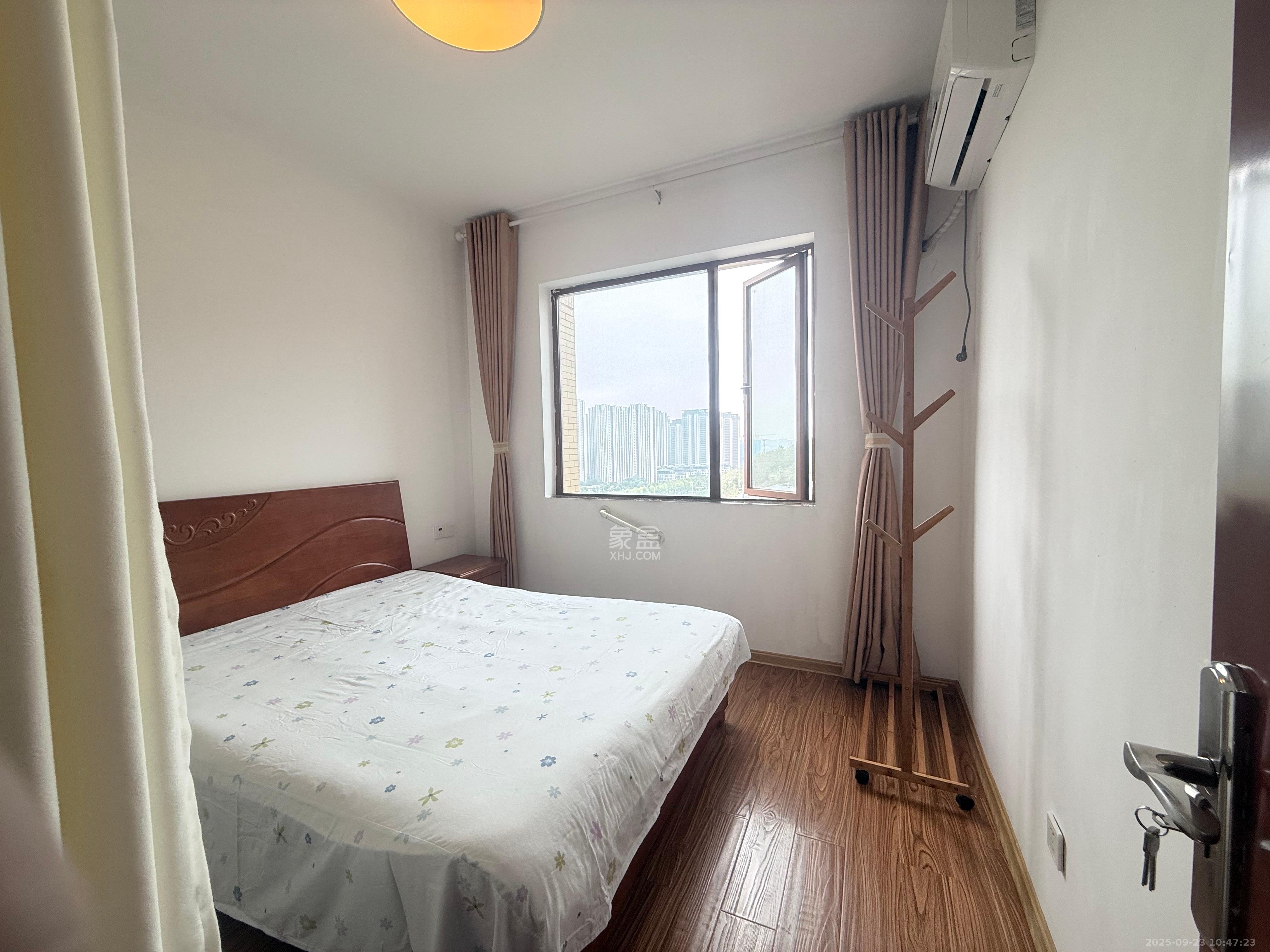 万里时代  2室1厅1卫    2200.0元/月室内图