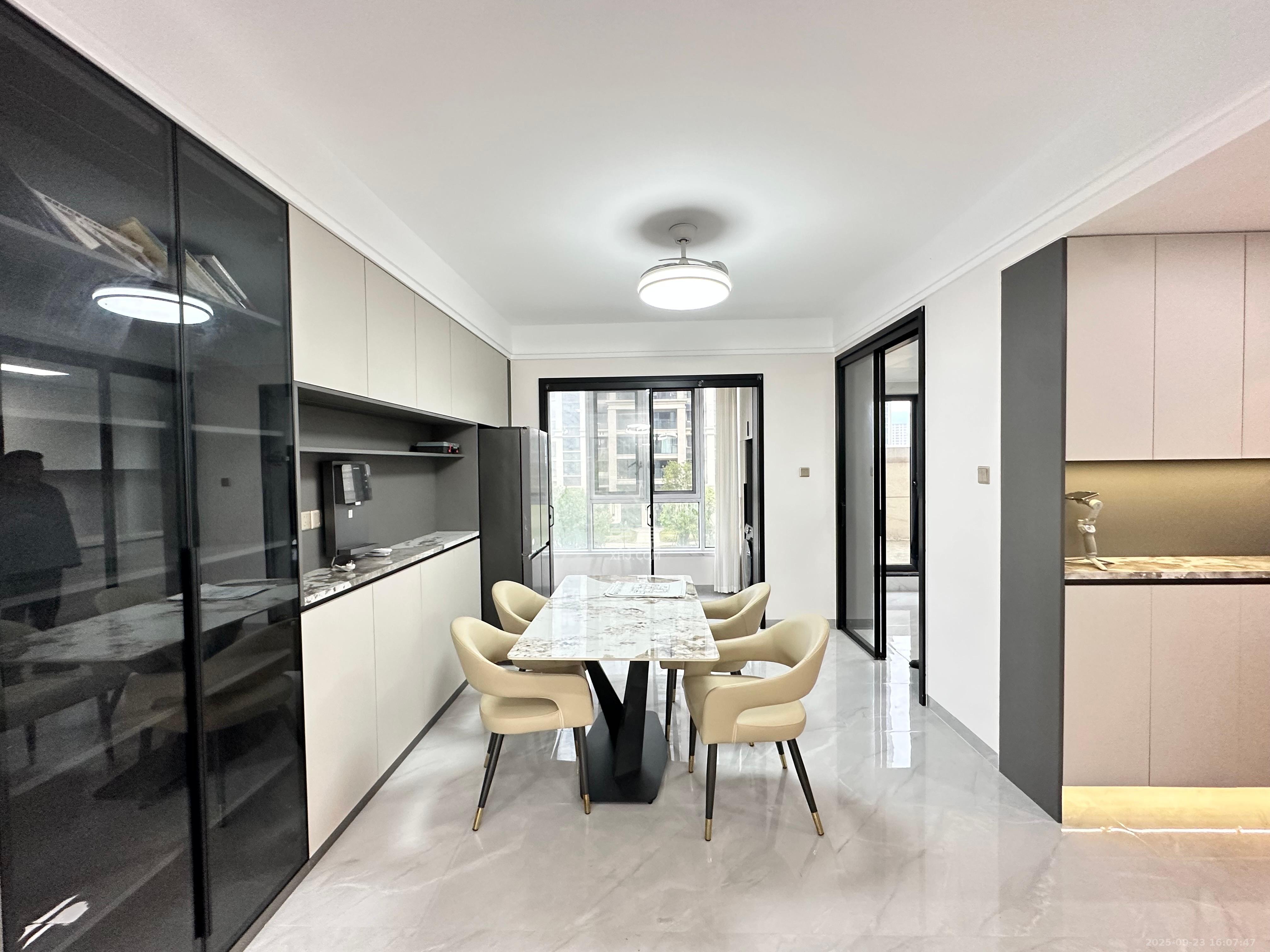 振业城四期 4室2厅2卫 5000.0元/月 振业城四期 4室2厅2卫 5000.0元/月室内图