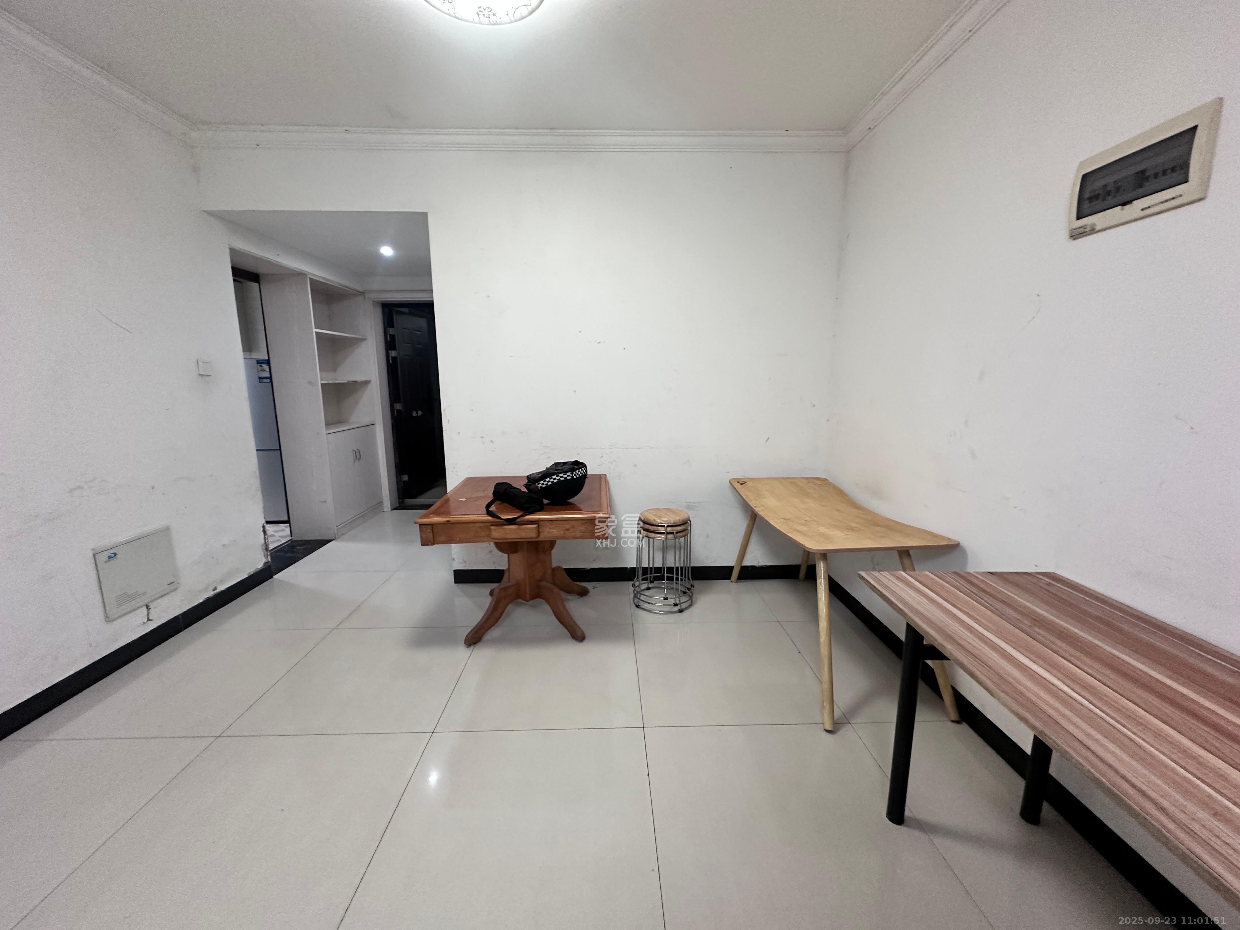 谷山乐园二期  2室2厅1卫    1900.0元/月室内图