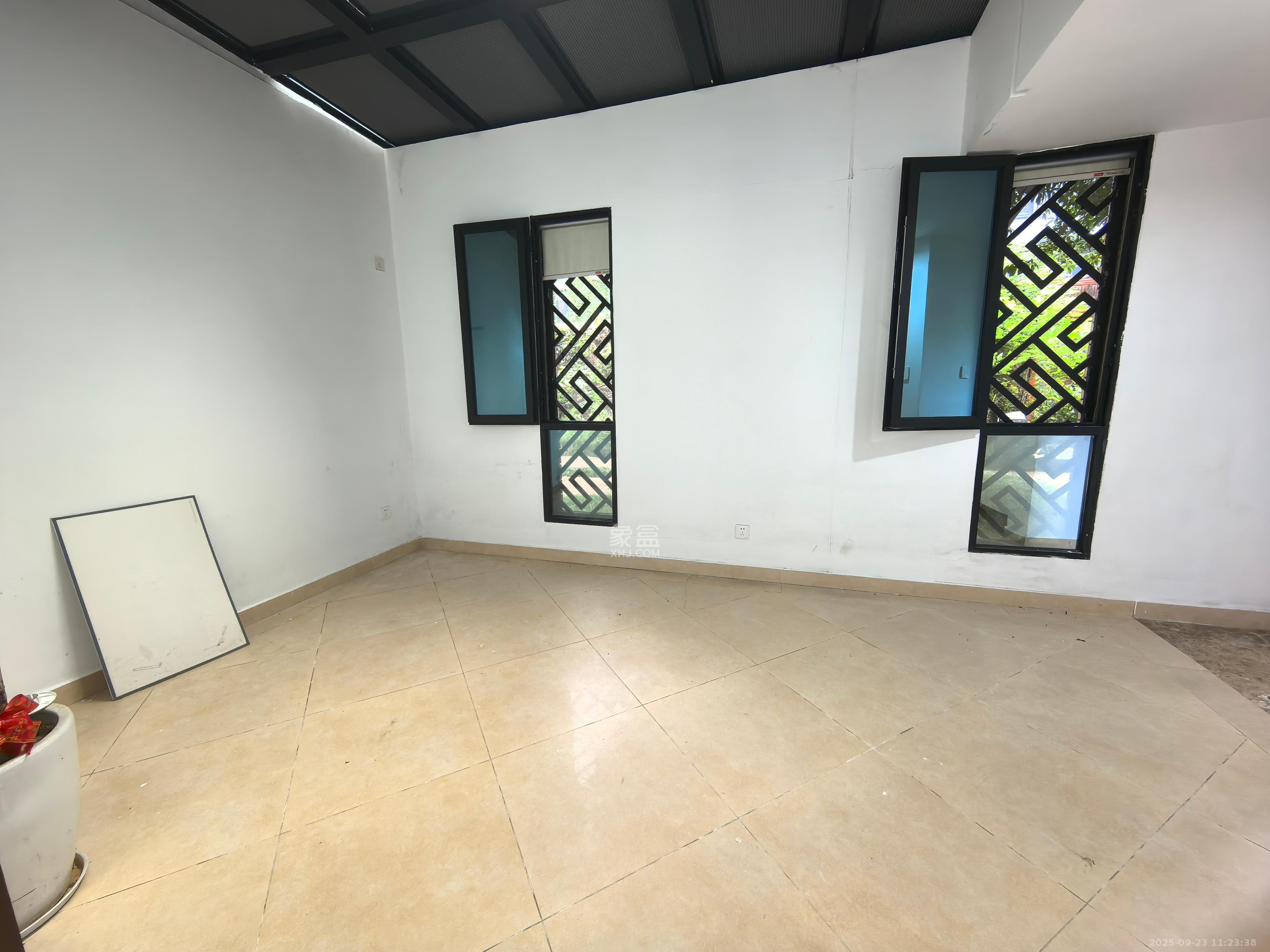 万科城 5室2厅2卫 10000.0元/月 万科城 5室2厅2卫 10000.0元/月室内图