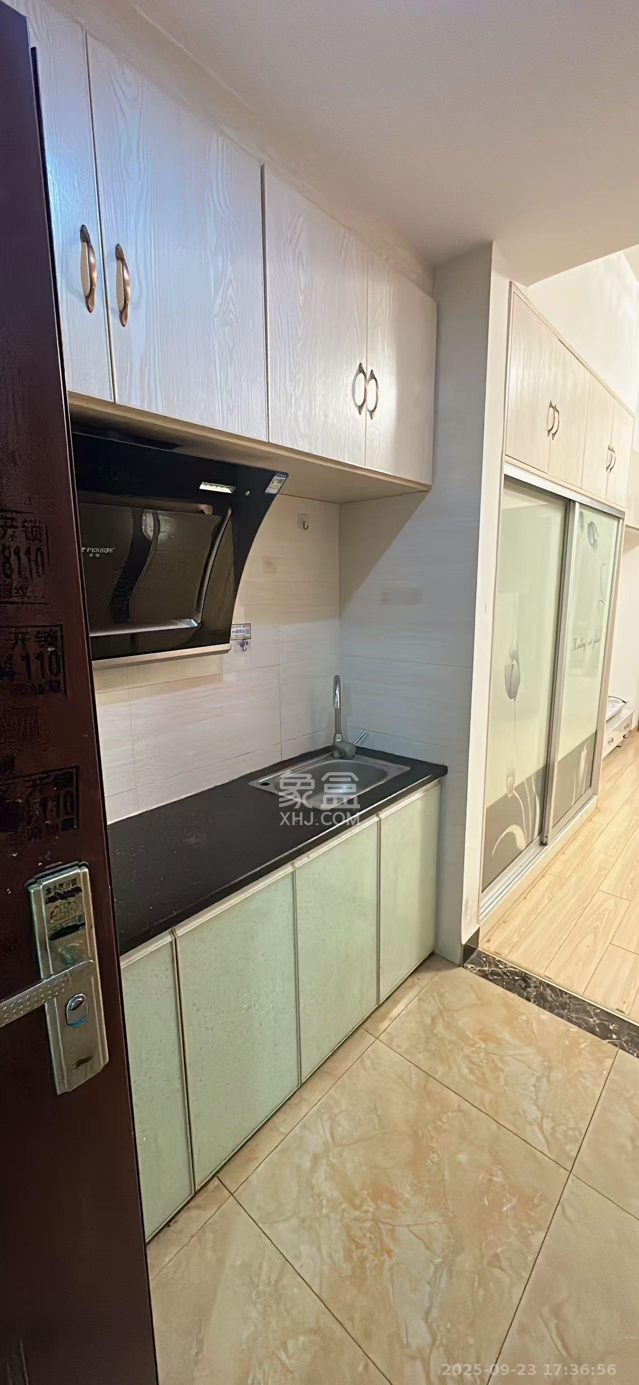 奥克斯广场 1室1厅1卫 1500.0元/月 奥克斯广场 1室1厅1卫 1500.0元/月室内图