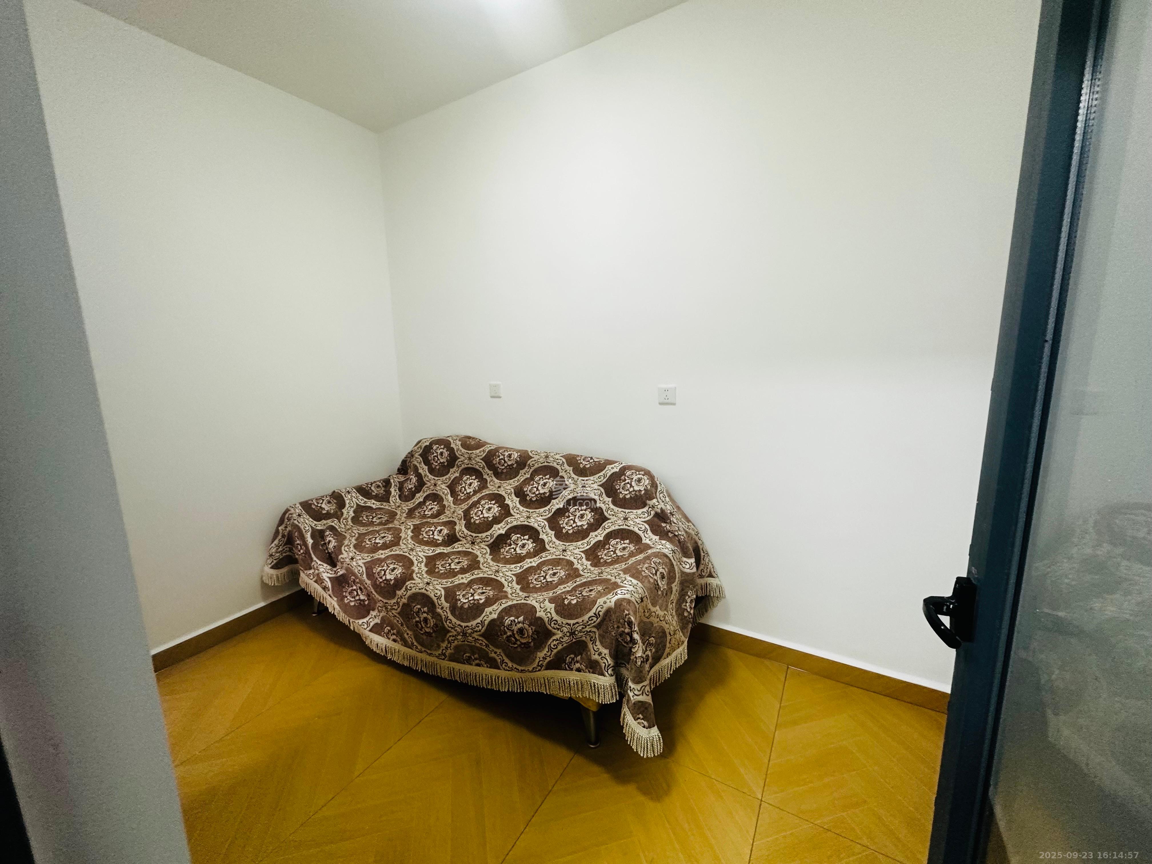 钱隆首府(福晟御园)  3室1厅1卫    2800.0元/月室内图