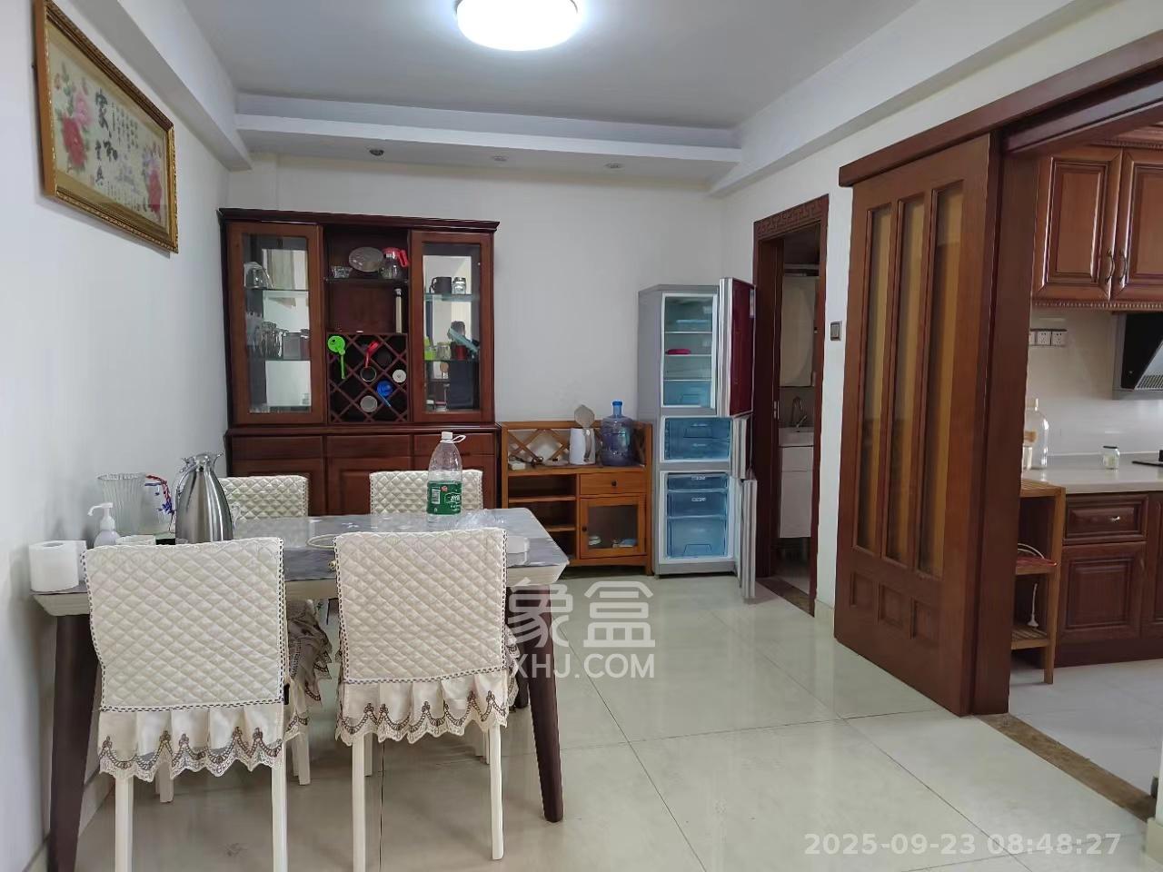 天翔新新家园 3室2厅2卫 2600.0元/月 天翔新新家园 3室2厅2卫 2600.0元/月室内图